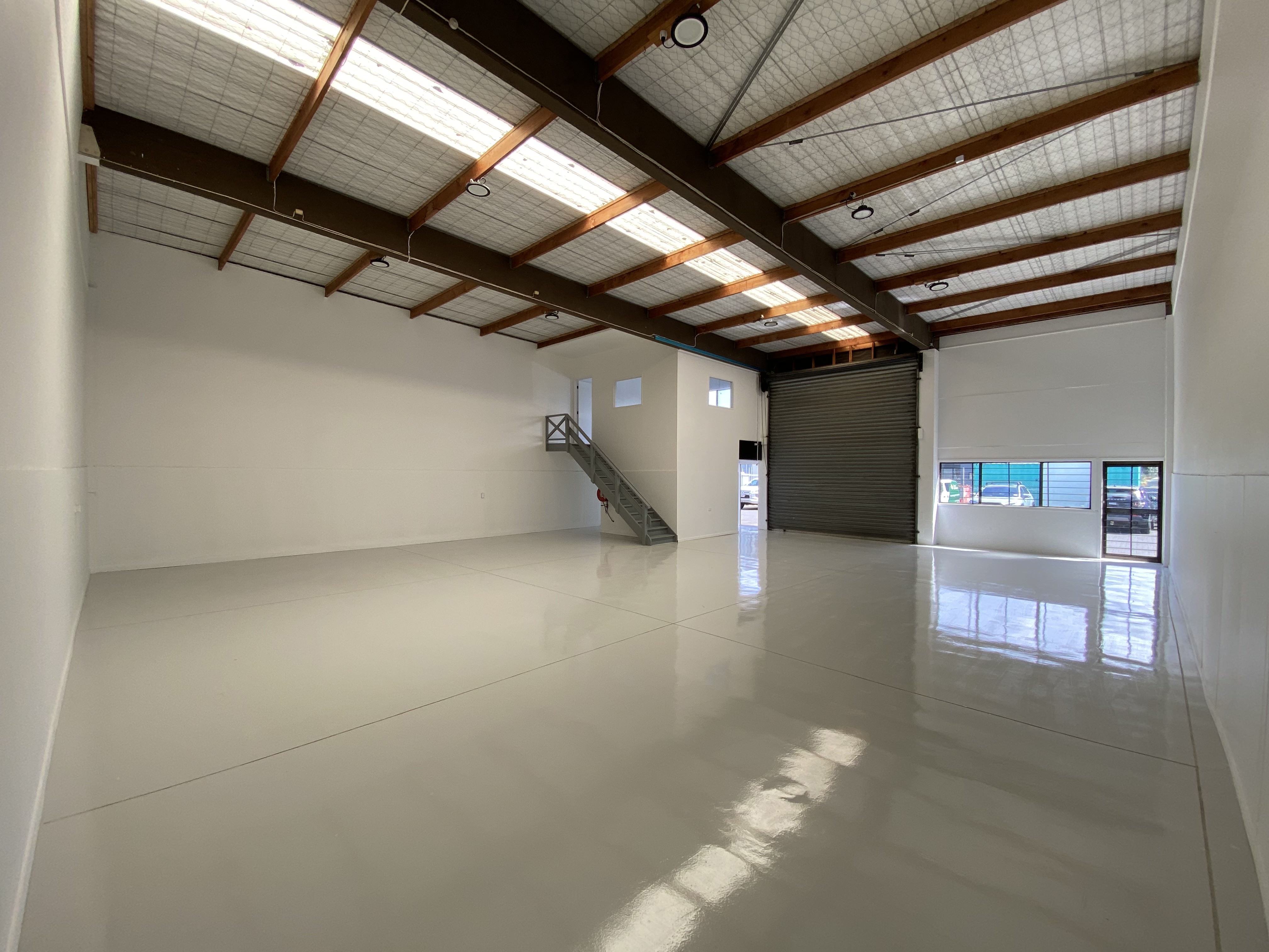 Commercial for rent in Waitakere City, 3/43 The Concourse,, Henderson, 220 m²