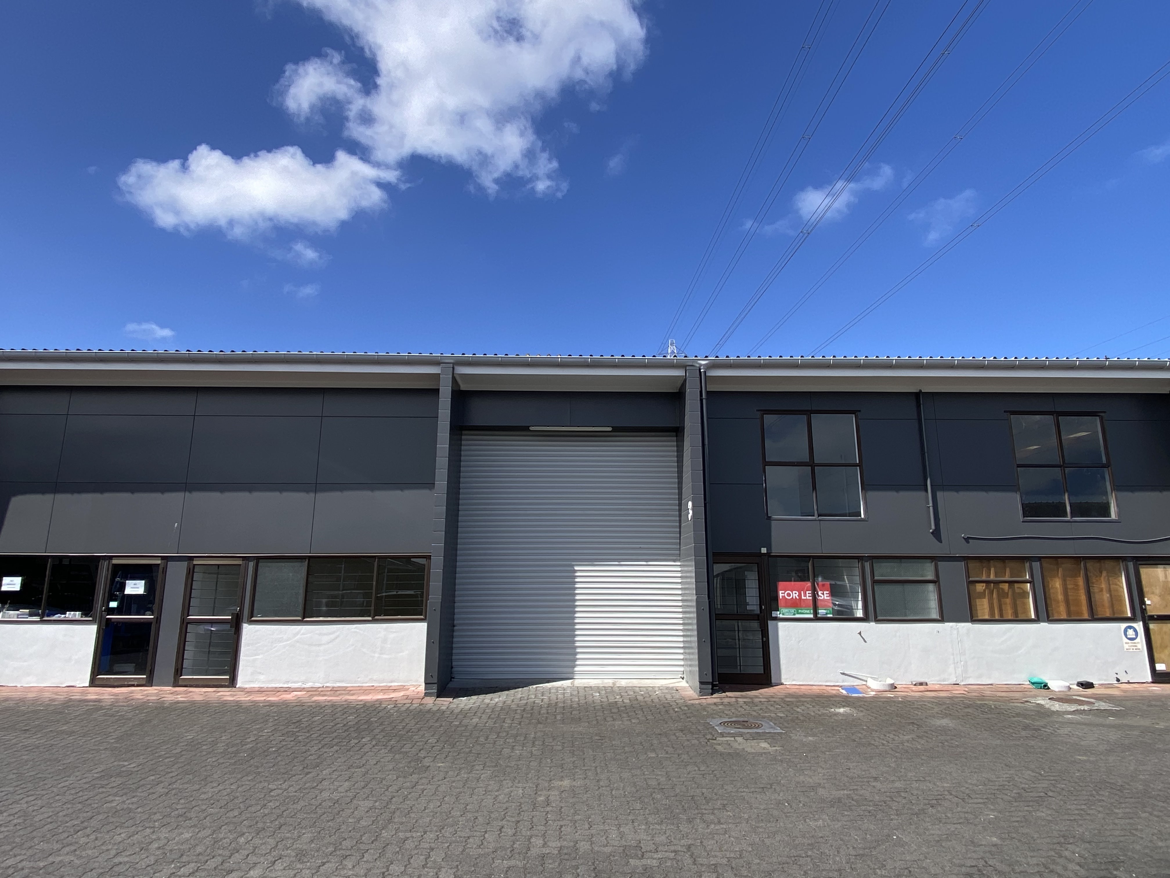 Commercial for rent in Waitakere City, 3/43 The Concourse,, Henderson, 220 m²