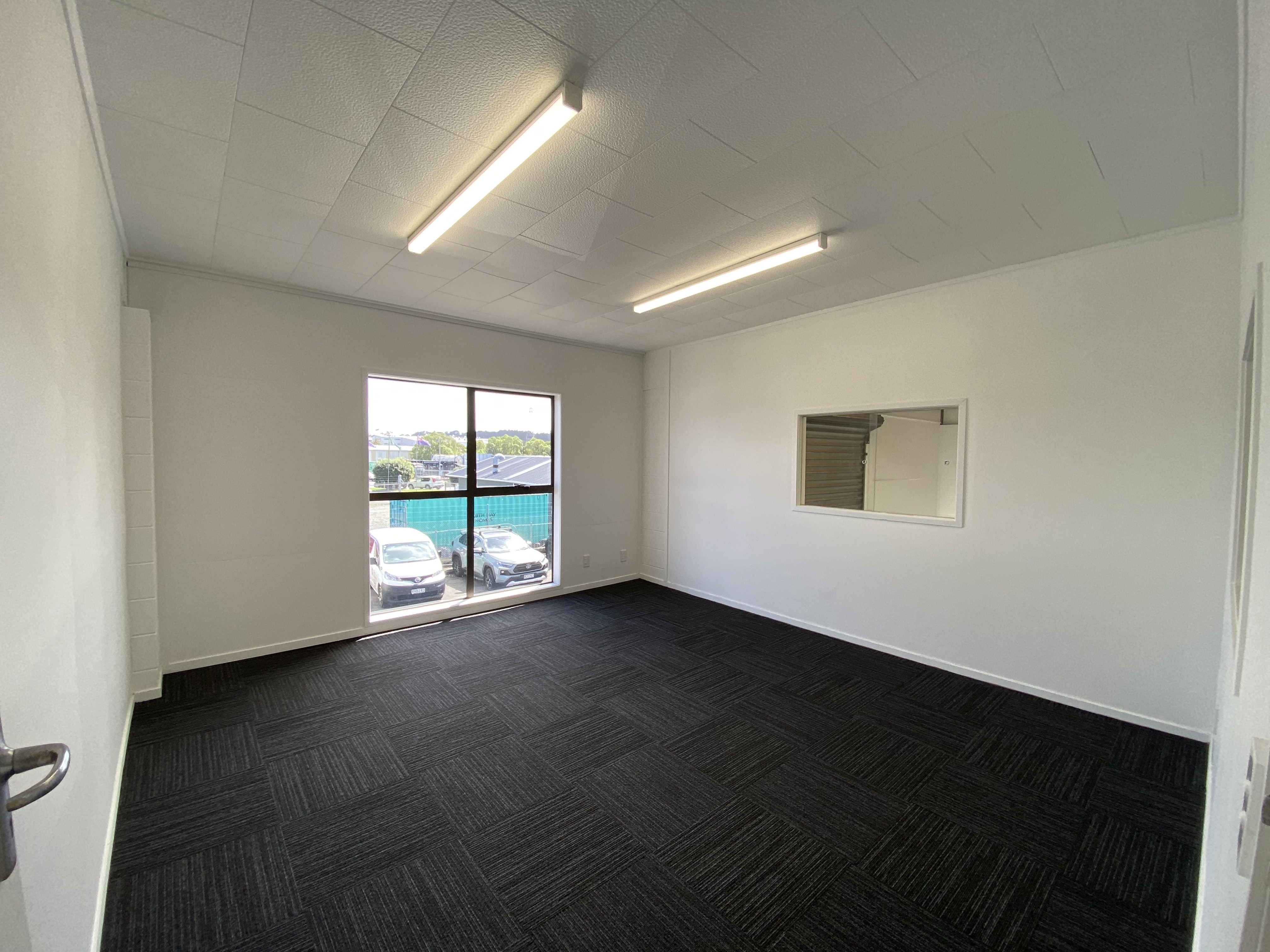 Commercial for rent in Waitakere City, 3/43 The Concourse,, Henderson, 220 m²
