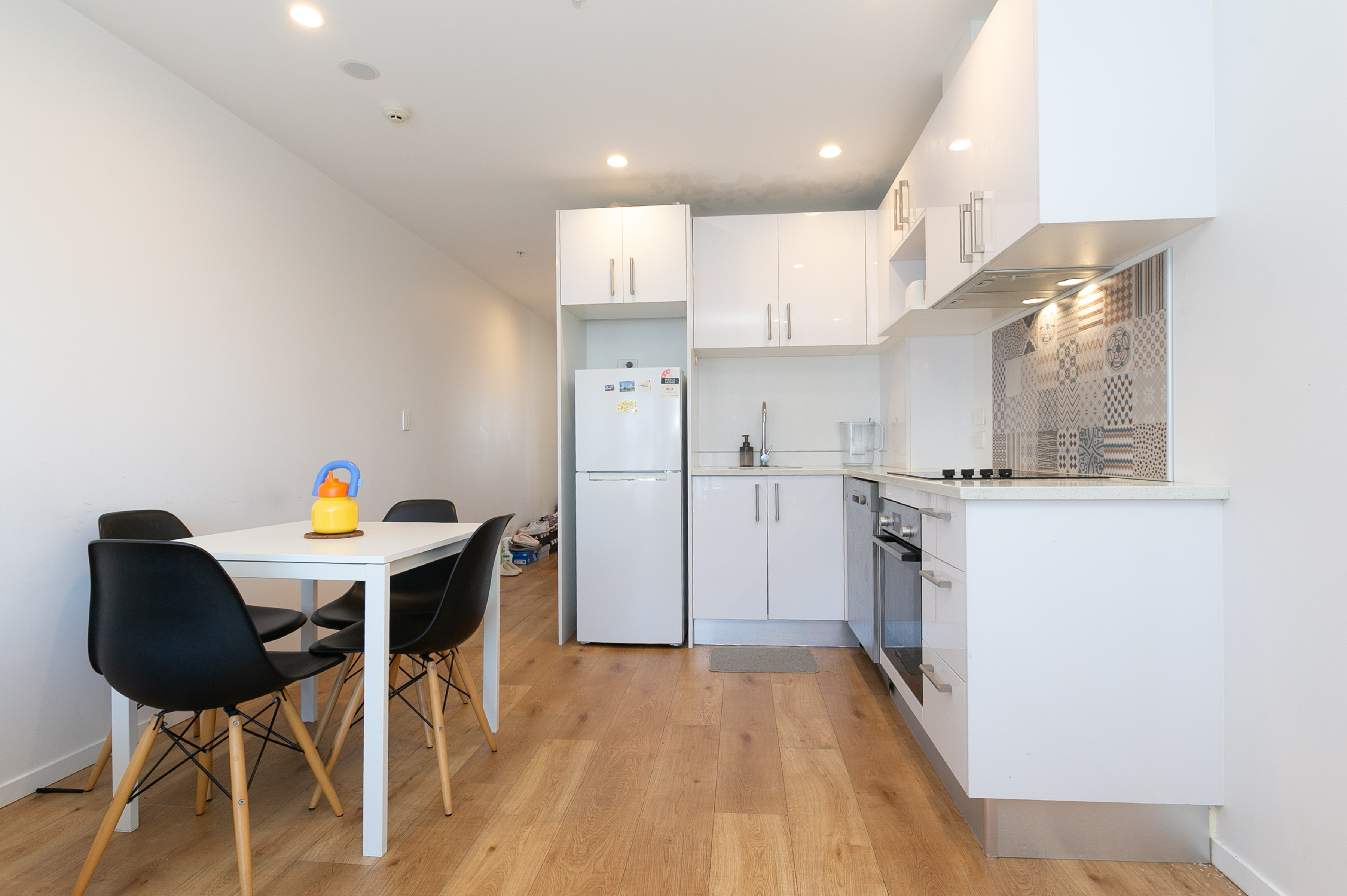 Near New, Freehold, Modern & Safe 5