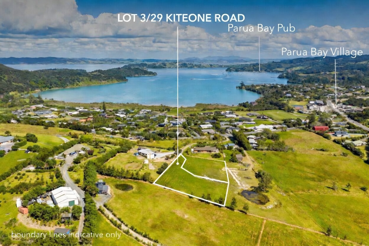 Prime Parua Bay Spacious Elevated Coastal Section
