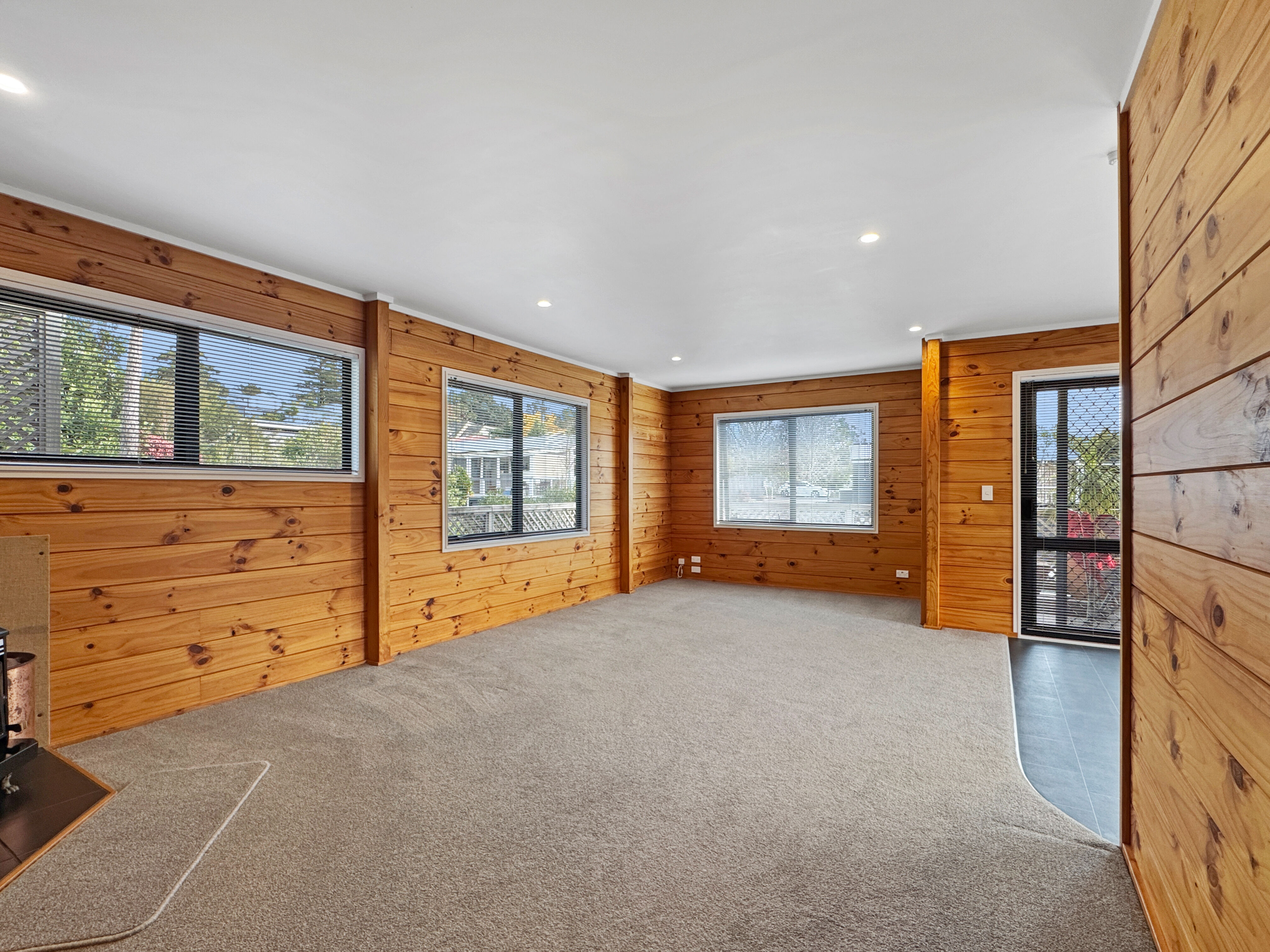 Workshop, No Lawns, Storage Galore! 5