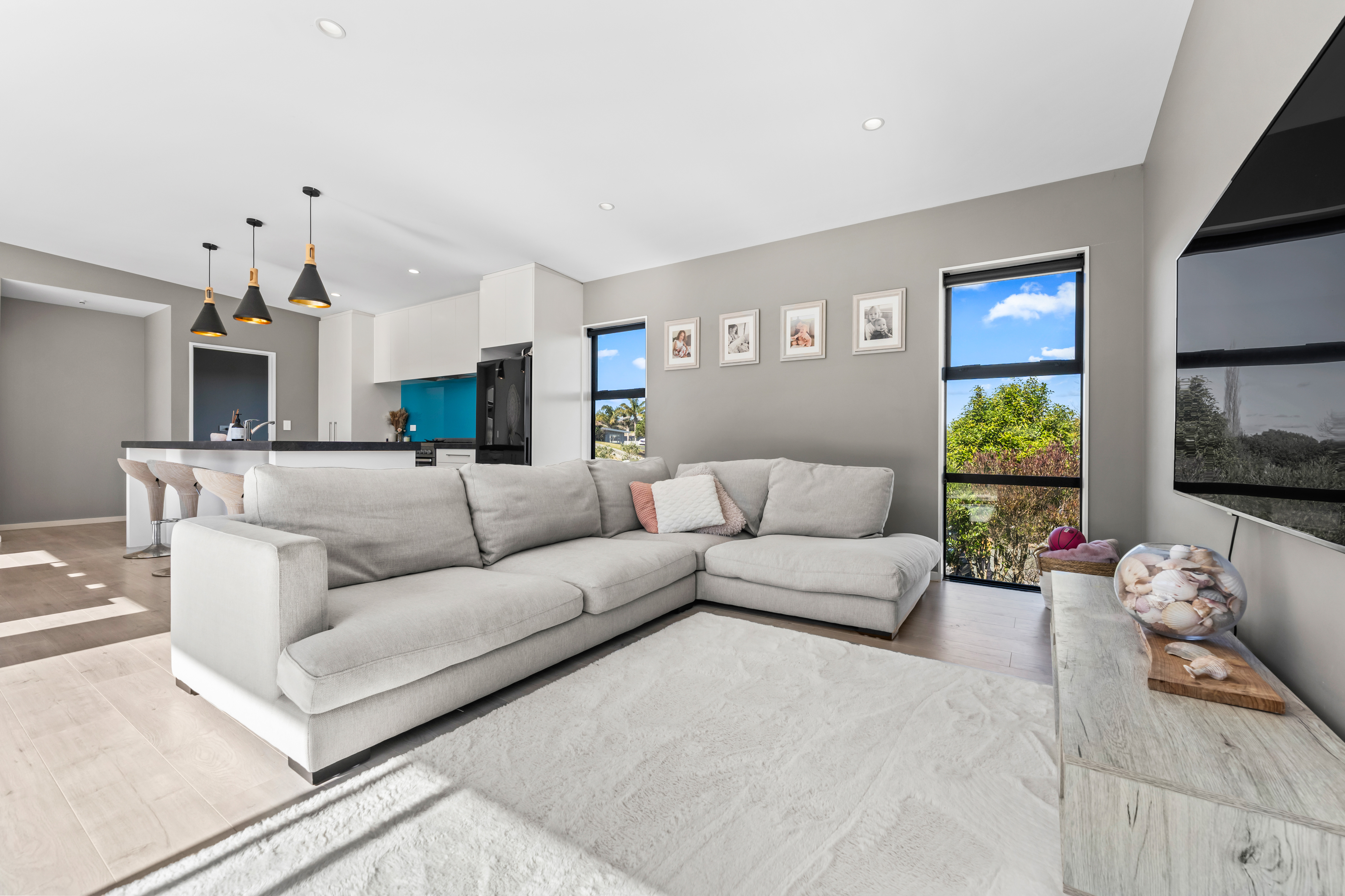 A SUNNY SLICE OF MANGAWHAI 4