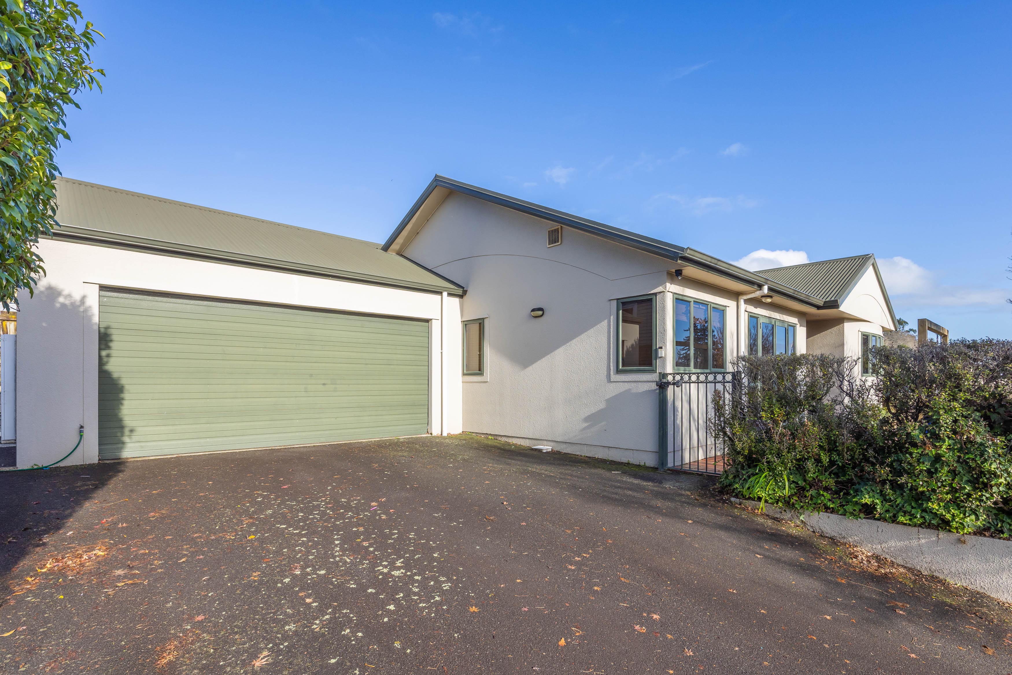 Residential for sale in Hamilton, 1 Sunnyhills Avenue, Glenview, 150 m²
