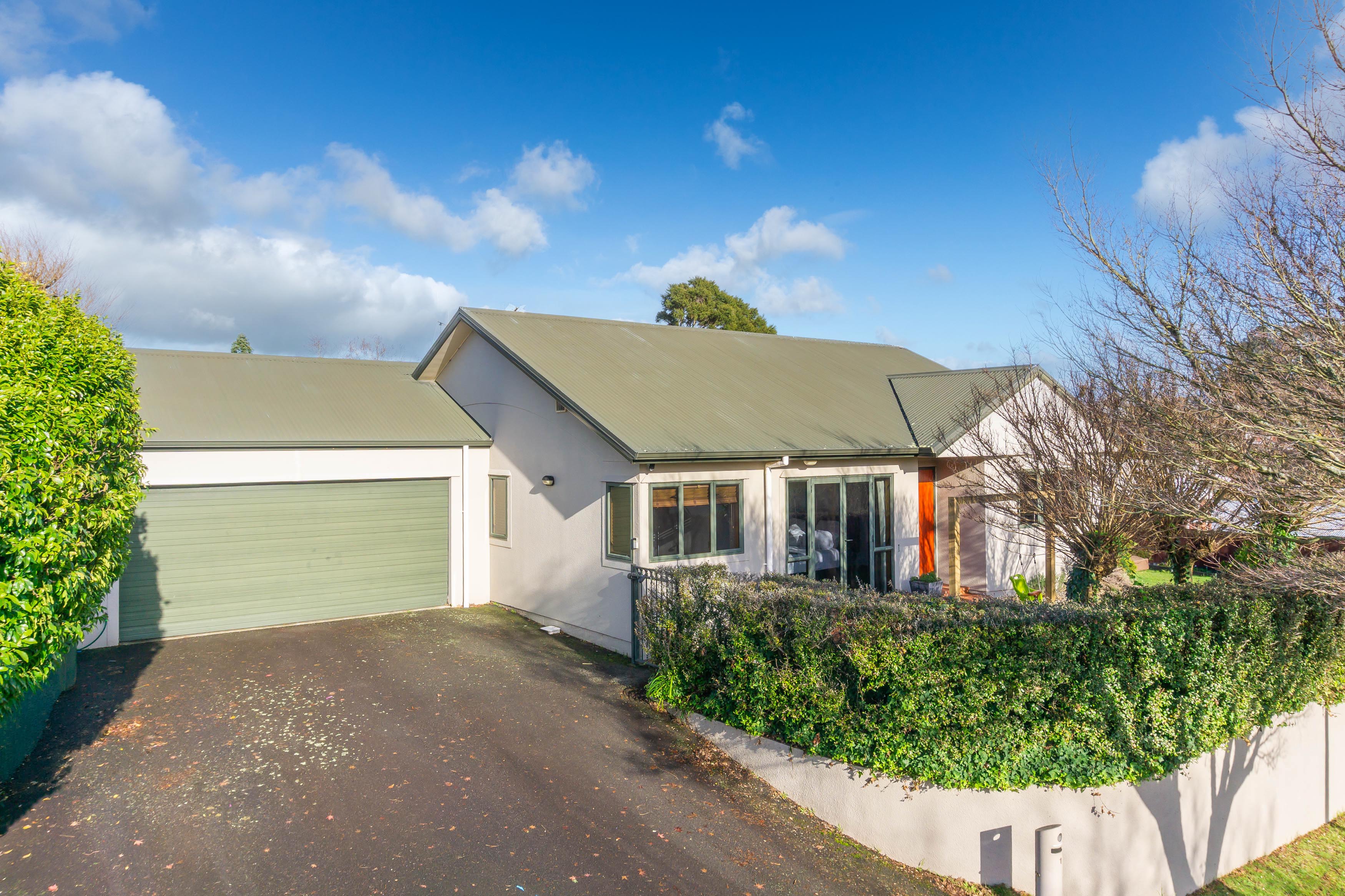 Residential for sale in Hamilton, 1 Sunnyhills Avenue, Glenview, 150 m²