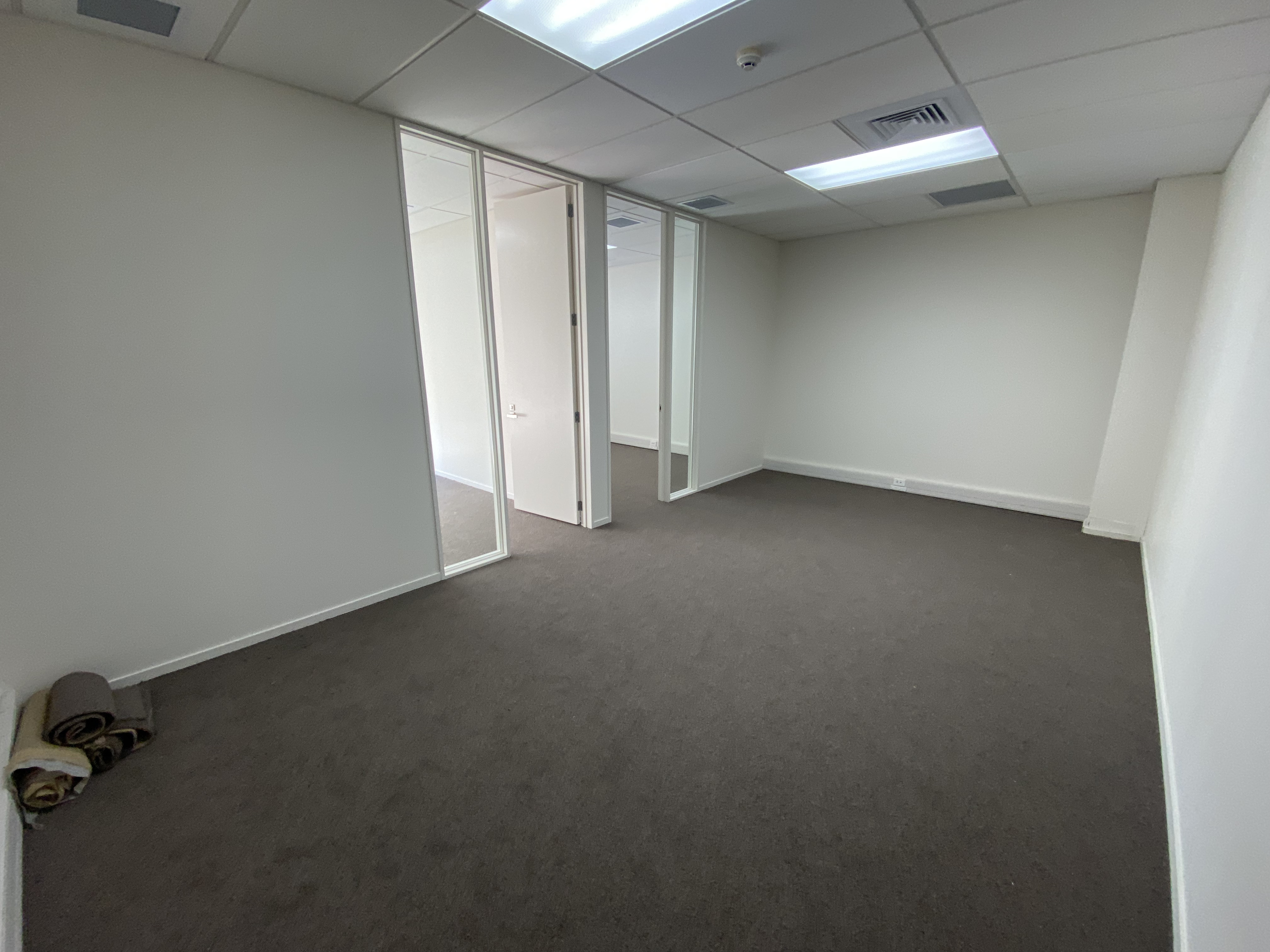 Commercial for rent in North Shore City, Orbit Drive, Rosedale, 435 m²