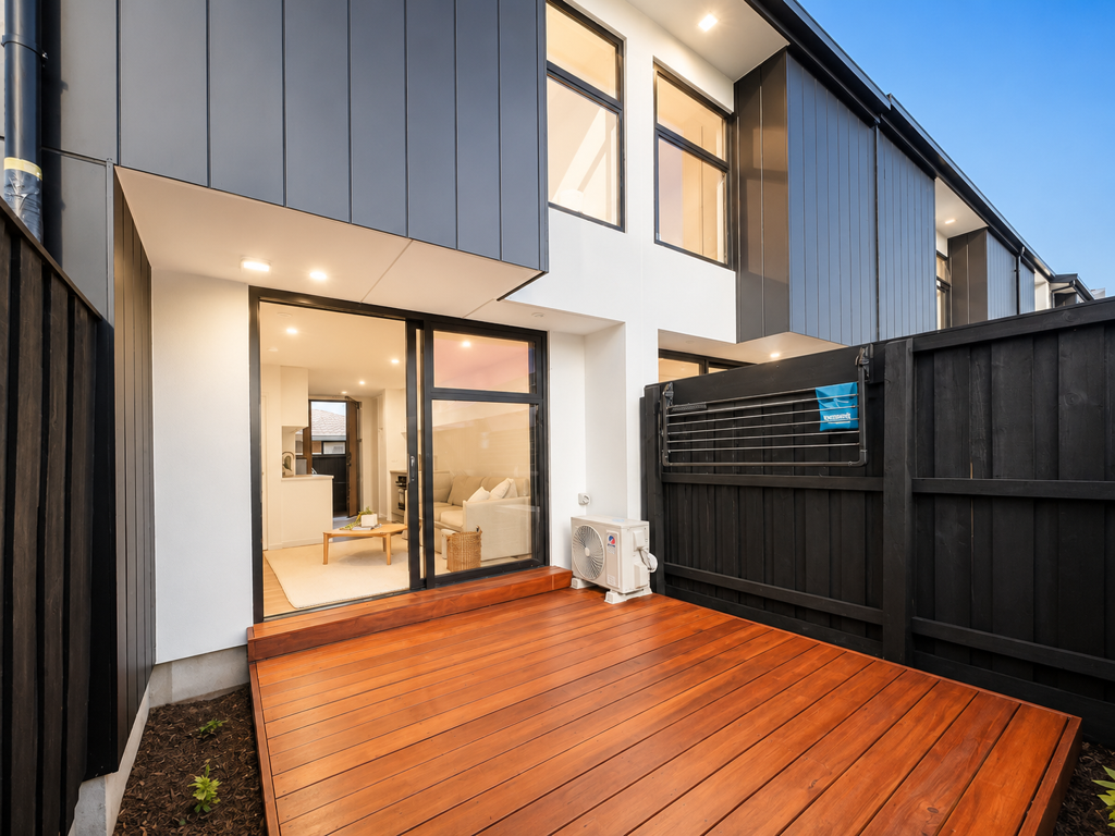 Residential for sale in Christchurch, 5/160 Clarence Street, Riccarton, 58 m²