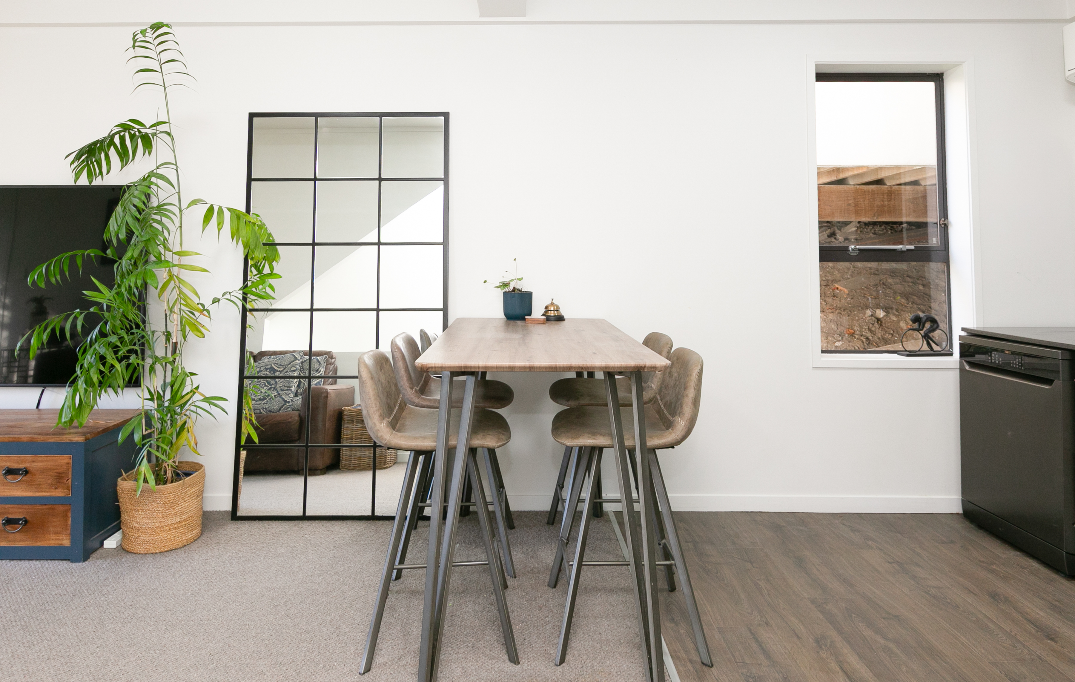Exclusive City Home; 3 Beds + Garage 4
