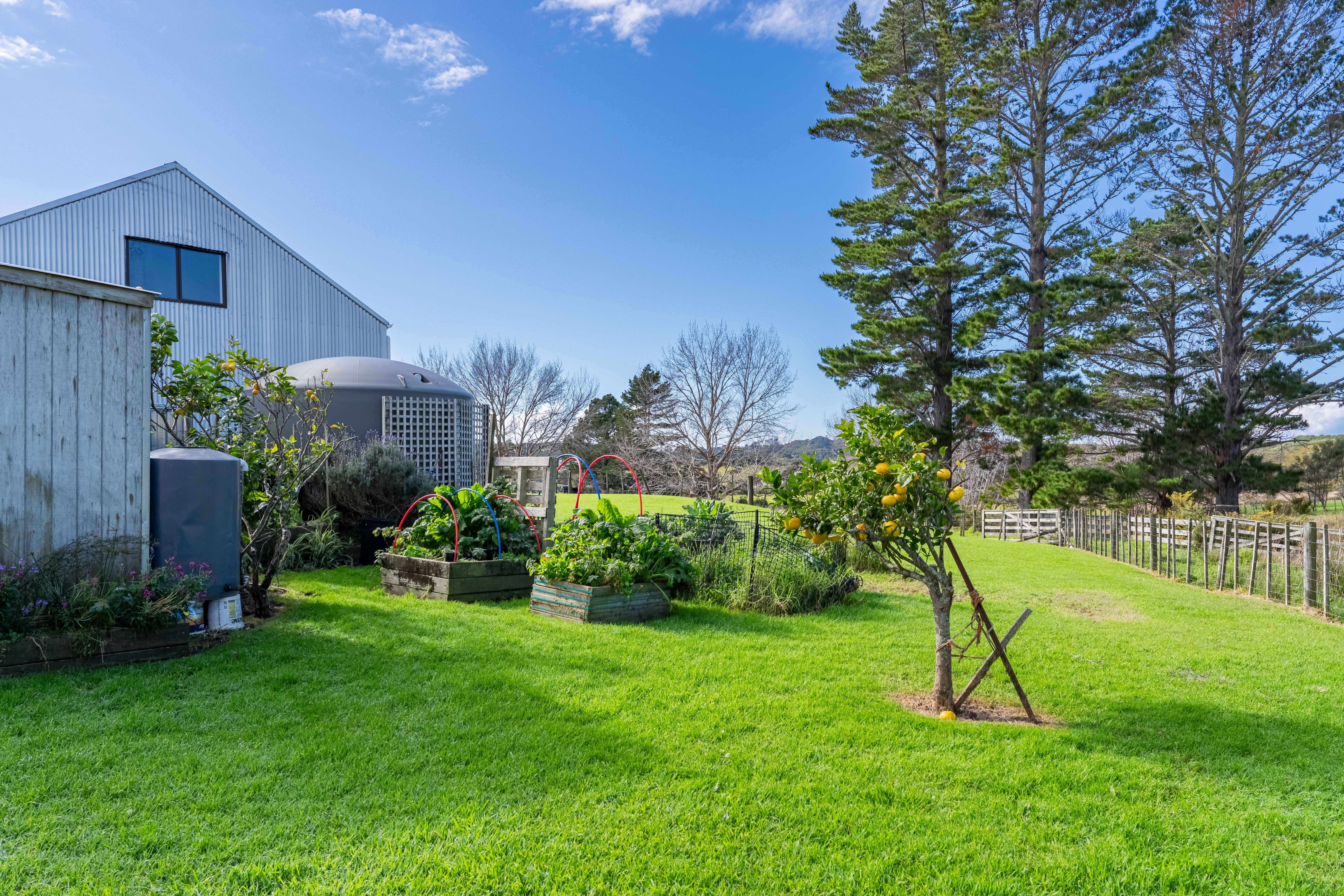LIFESTYLE, LOCATION & ENDLESS POTENTIAL 4