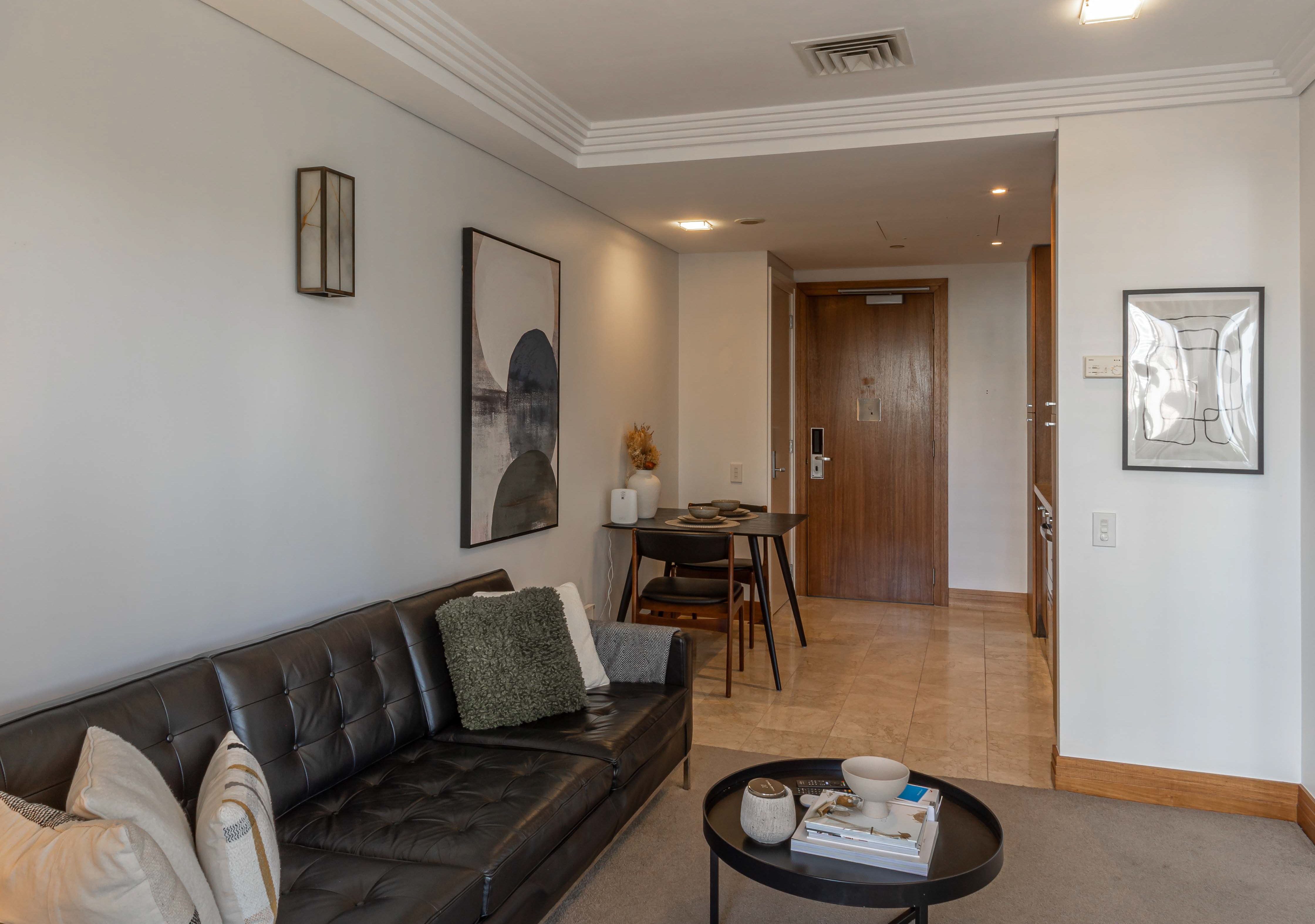 Perfect City Nest: Freehold, Fabulous & Walkable!