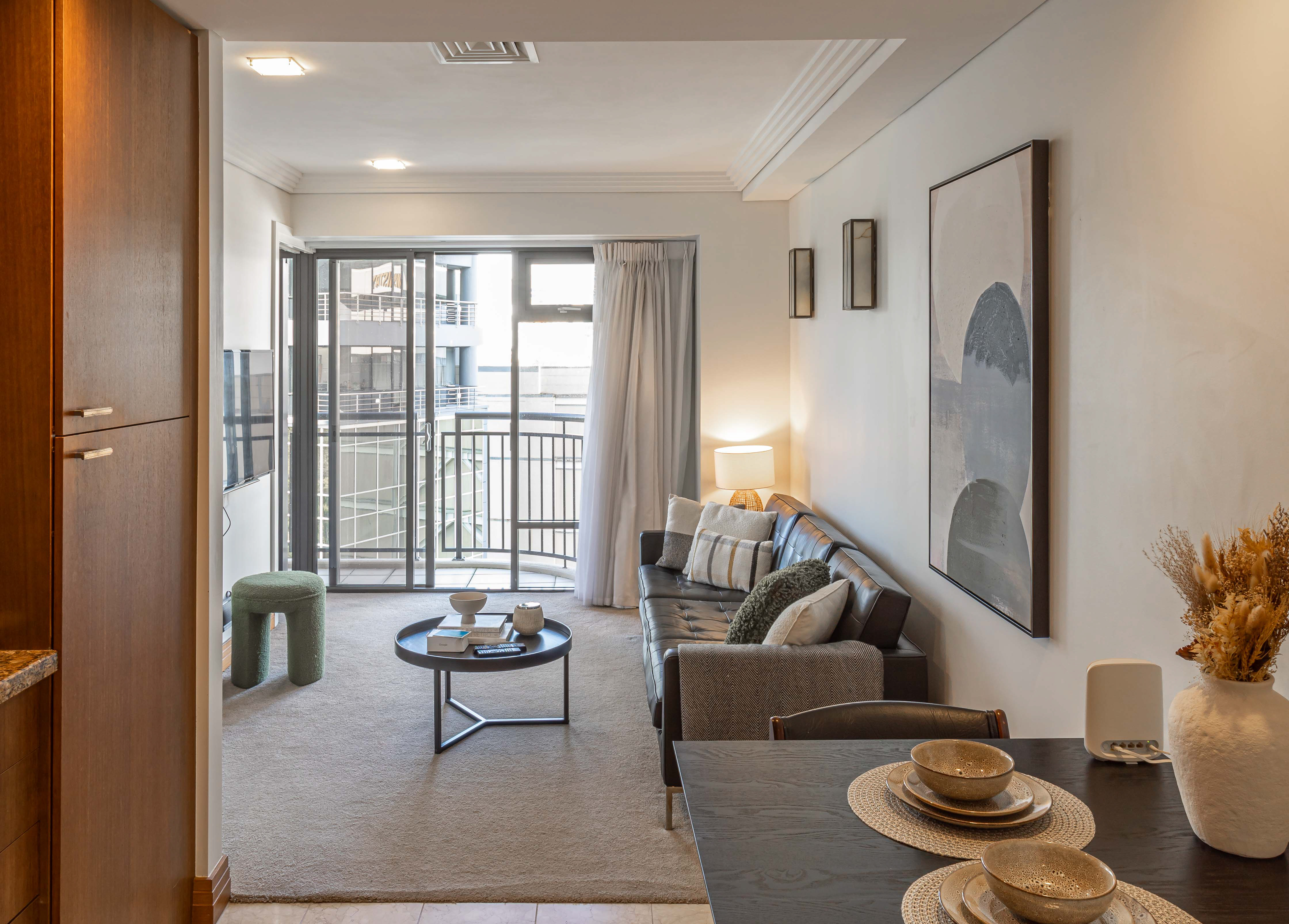 Perfect City Nest: Freehold, Fabulous & Walkable!