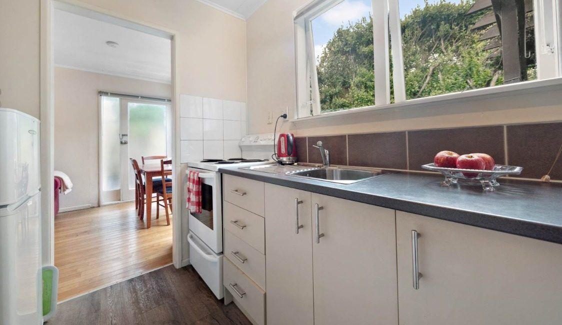 Residential for sale in Auckland, 37C Roberta Avenue, Glendowie, 40 m²
