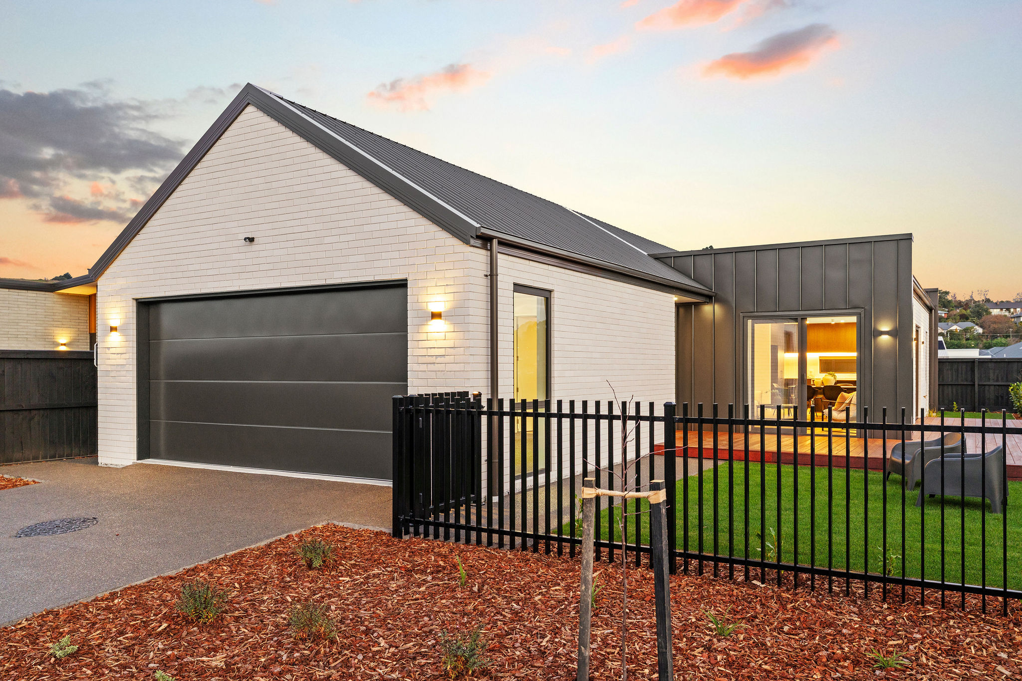 UNDER OFFER!
