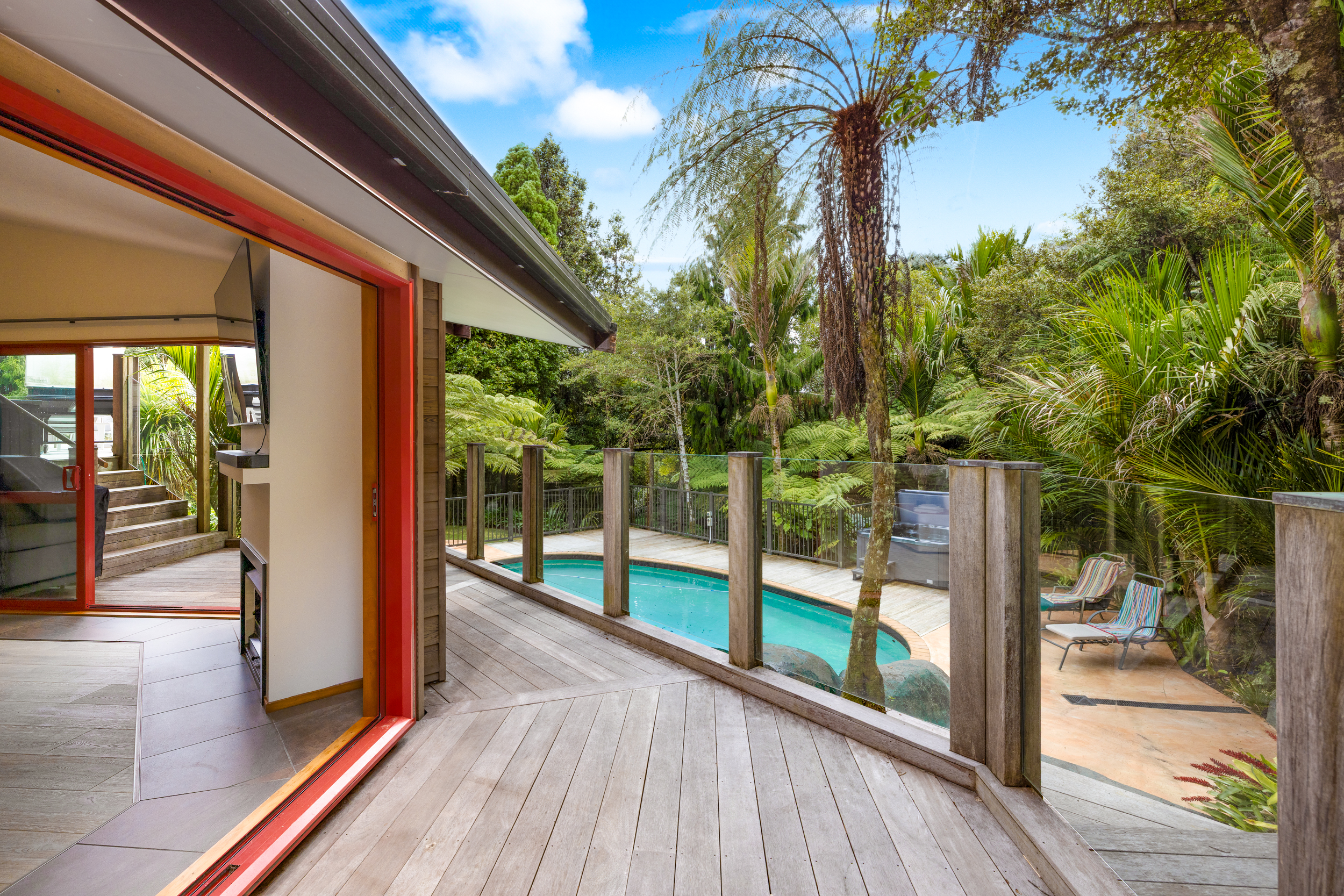 Sunshine Privacy Lifestyle Living