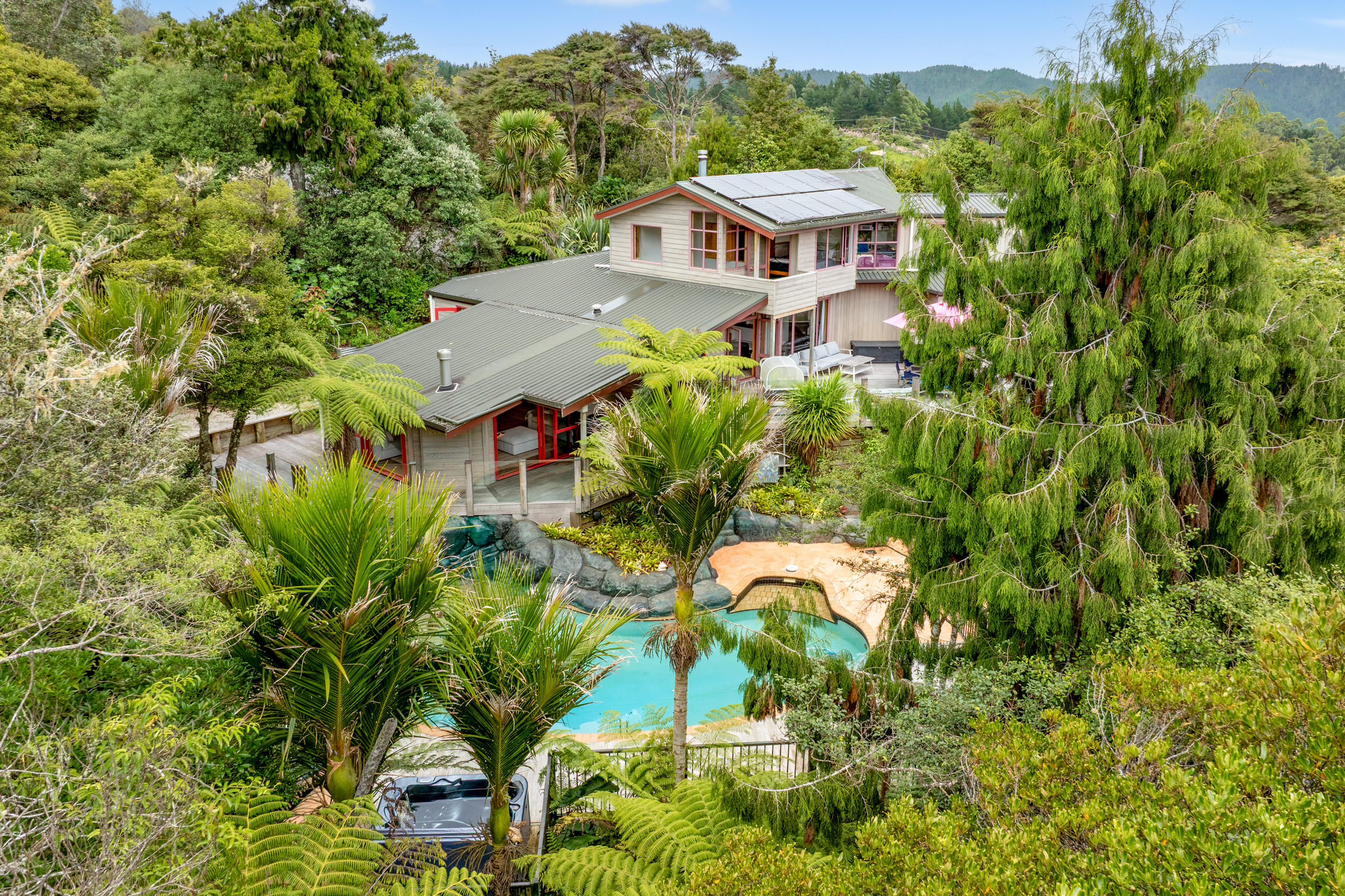 Sunshine Privacy Lifestyle Living