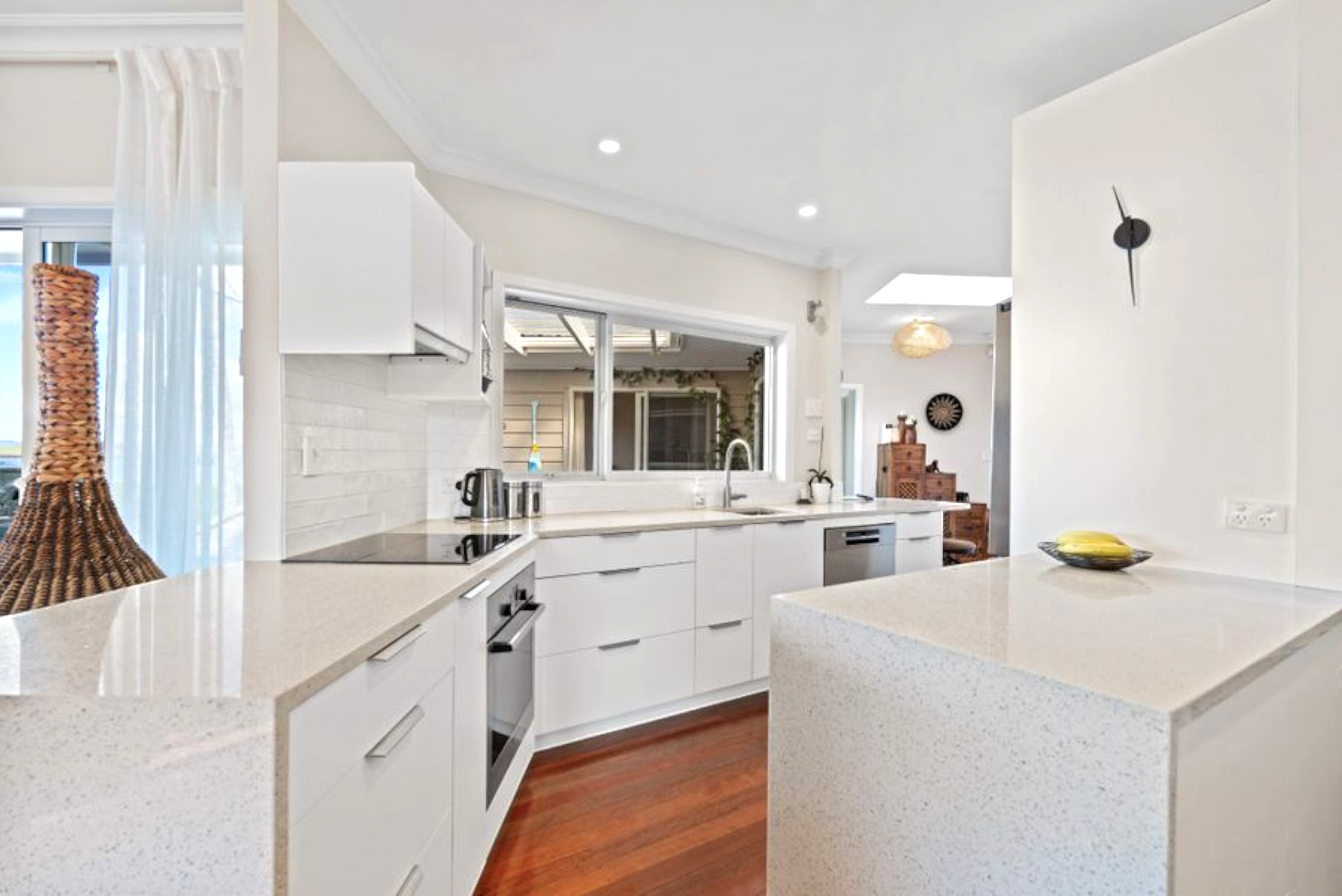 Easy-Care Beachside Living with Panoramic Views