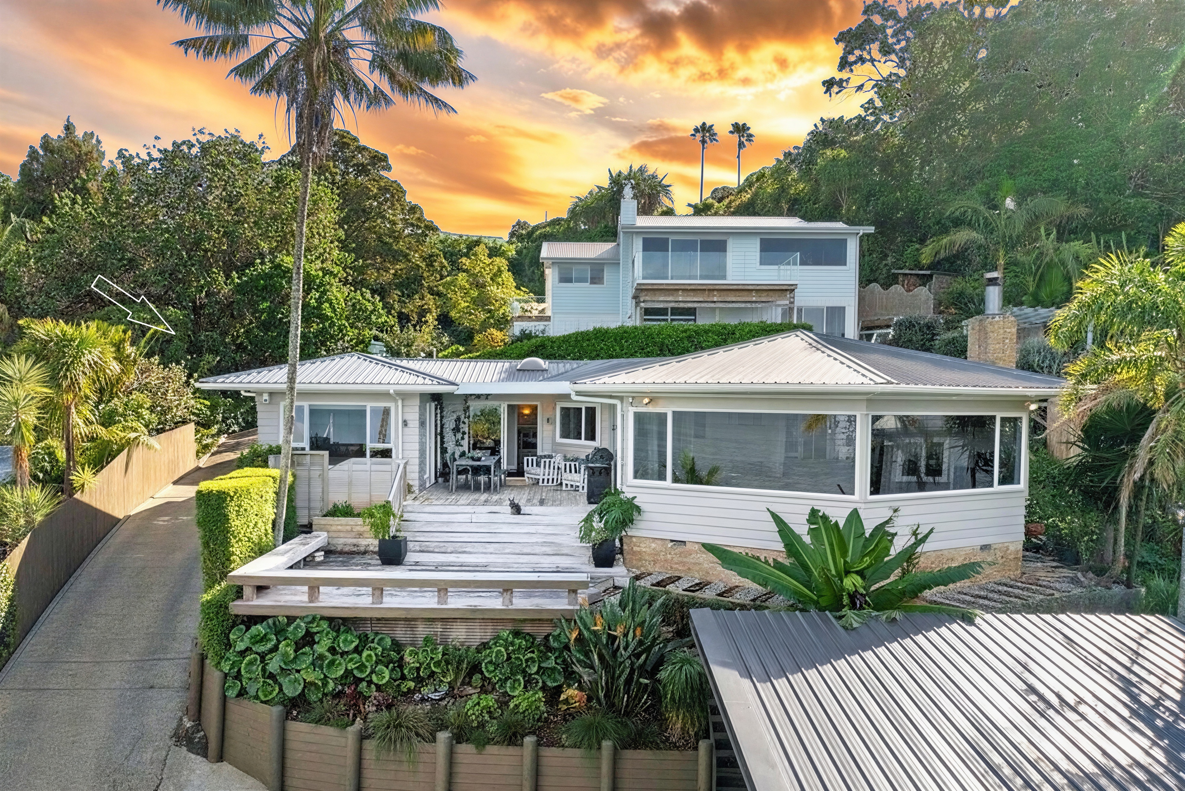 Easy-Care Beachside Living with Panoramic Views