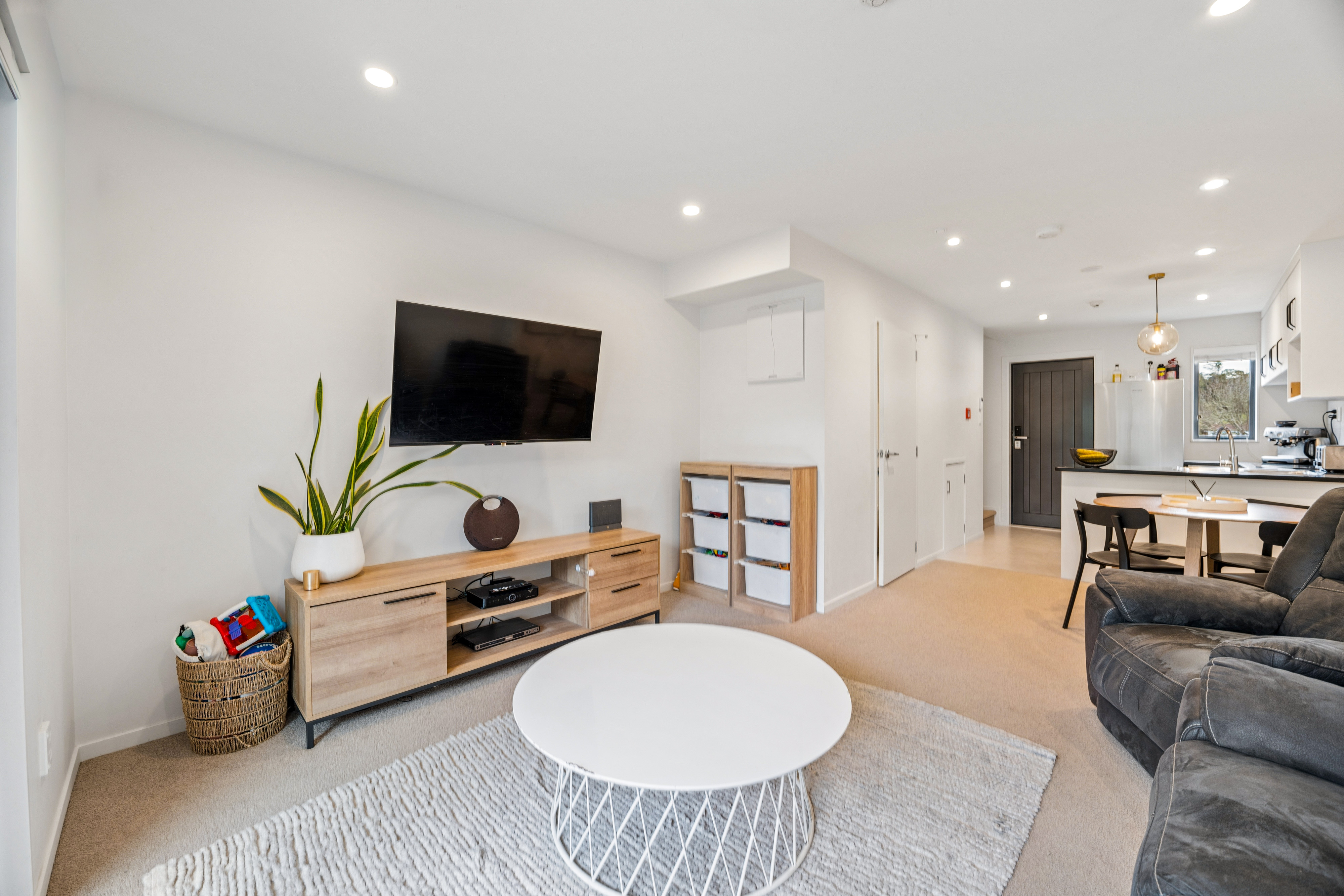 Residential for sale in Waitakere City, 17/18 Hewlett Road, Massey, 73 m²