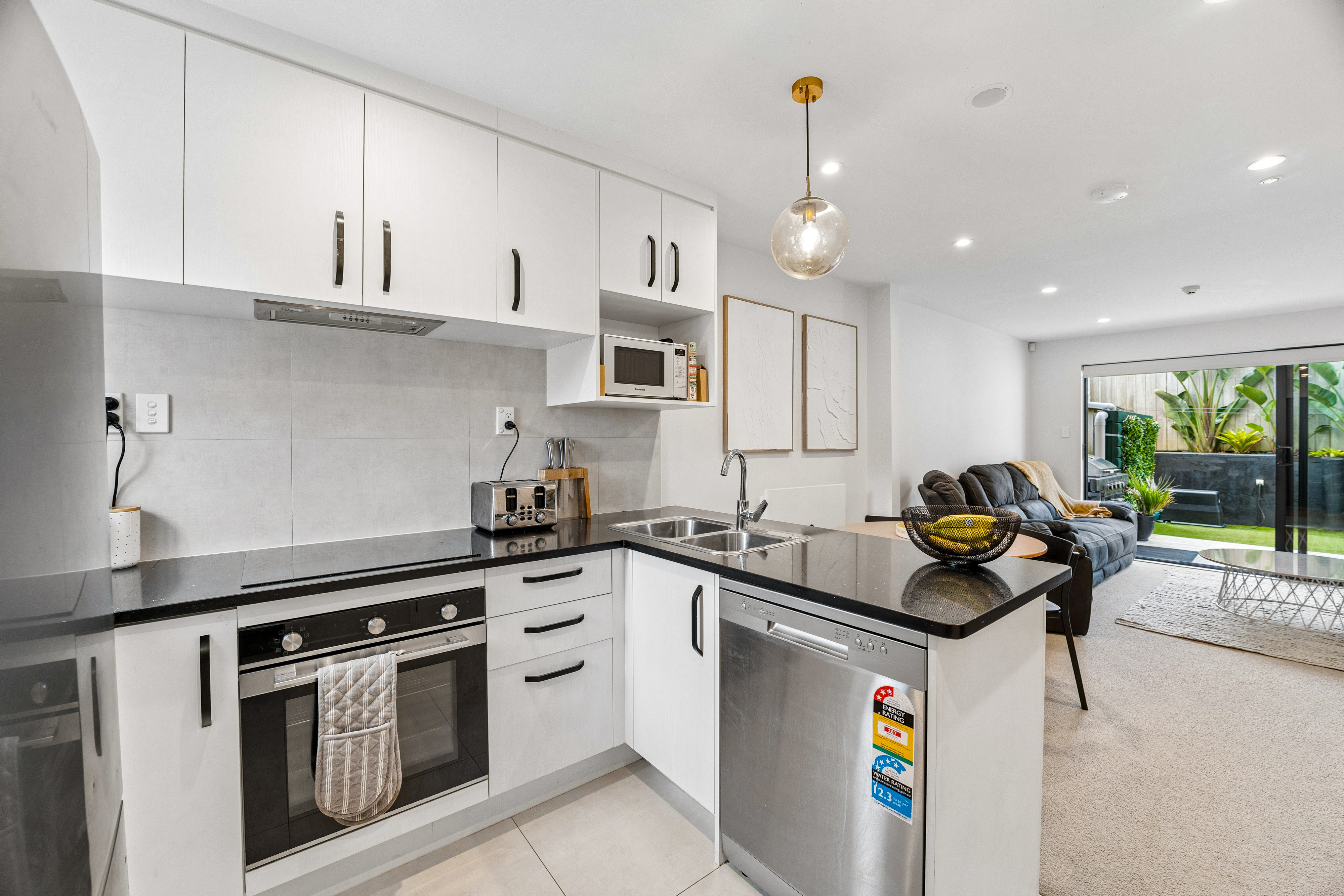 Residential for sale in Waitakere City, 17/18 Hewlett Road, Massey, 73 m²