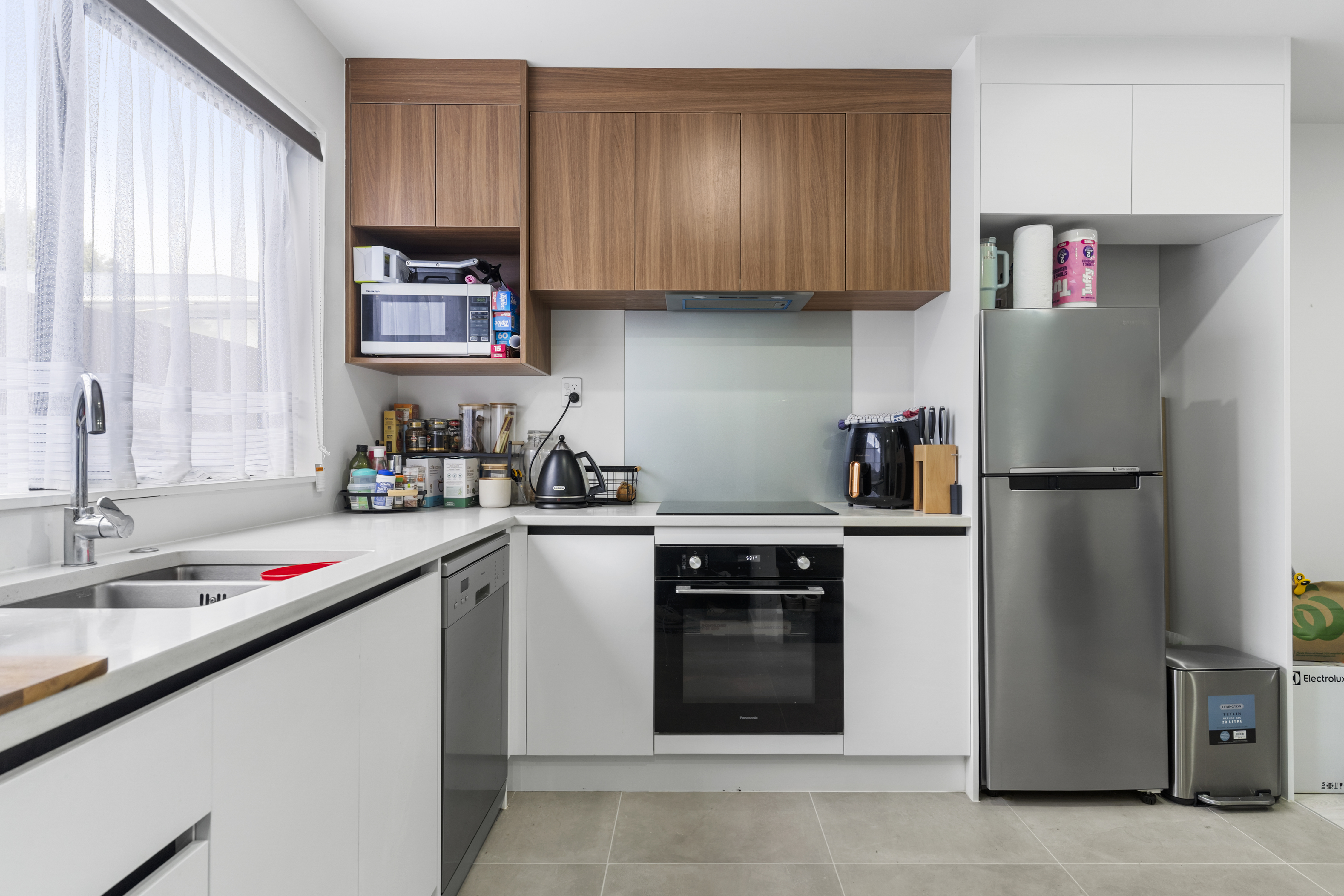 Stylish & Convenient 2 + Study Bedroom  Home 3