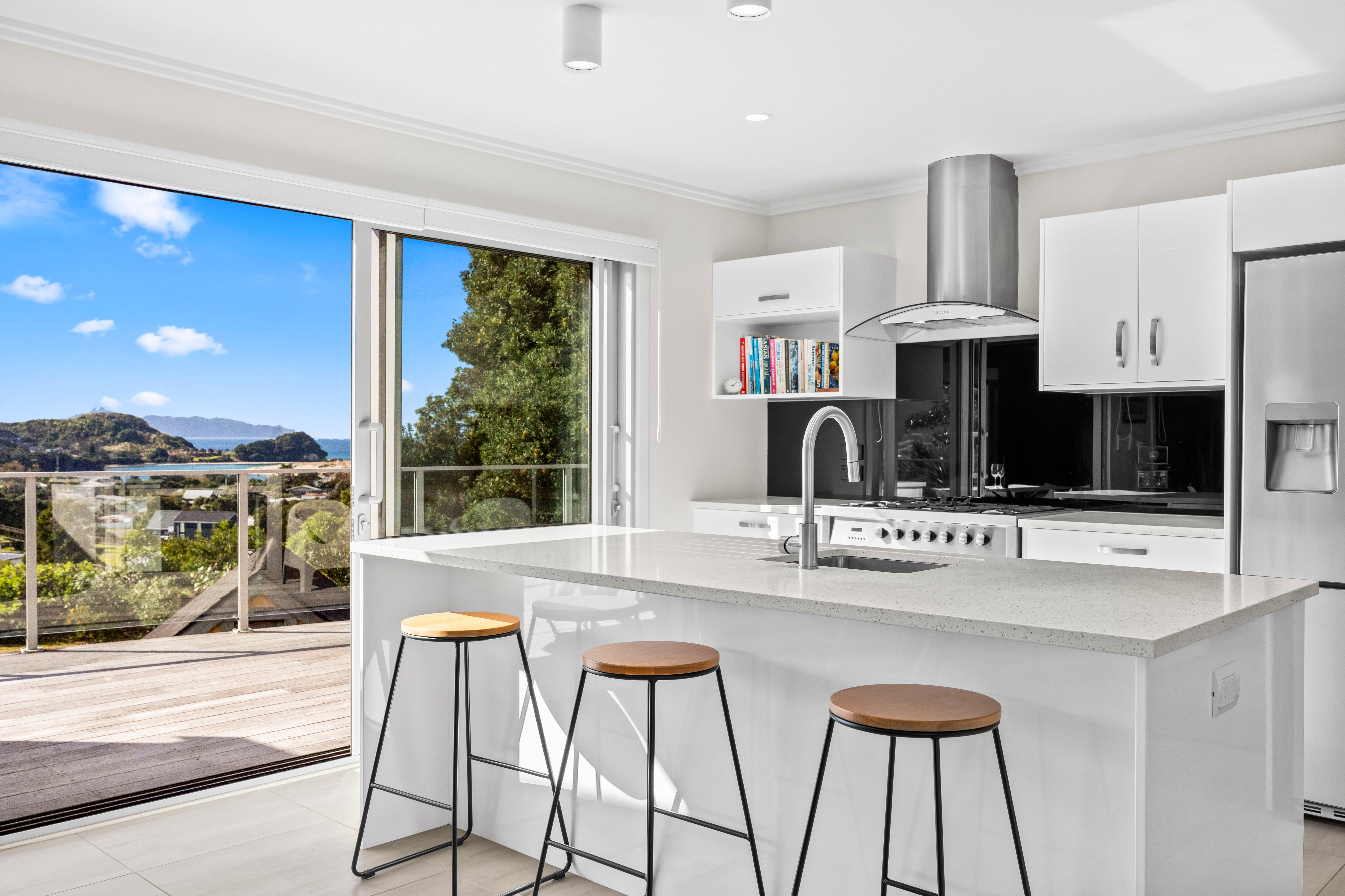 Coastal views and a genuine reason to sell! 4