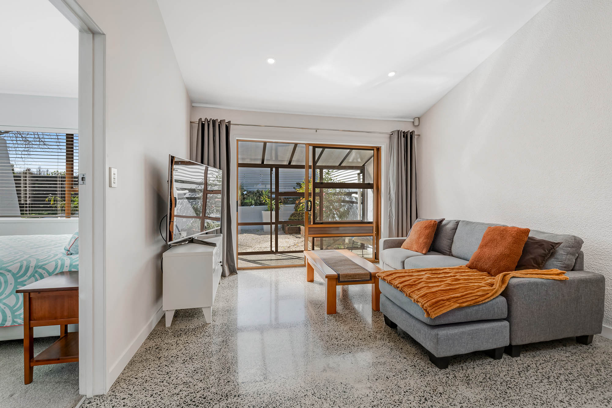 Fresh, Modern & Move-In Ready 4