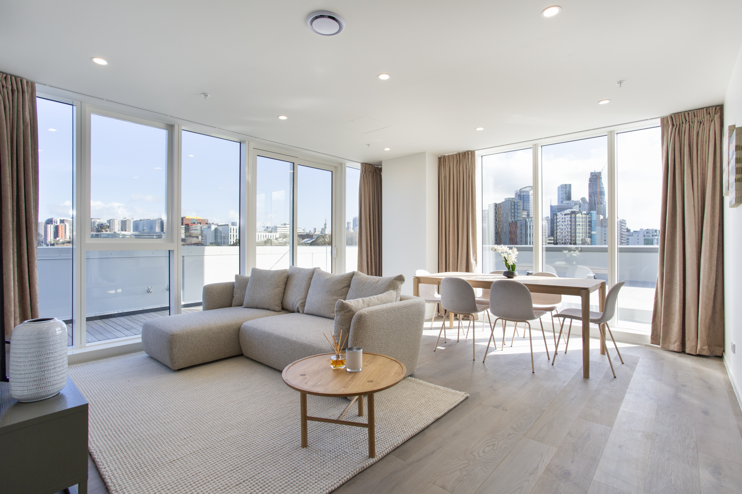 Parnell Penthouse. Prime Location & Stunning Views