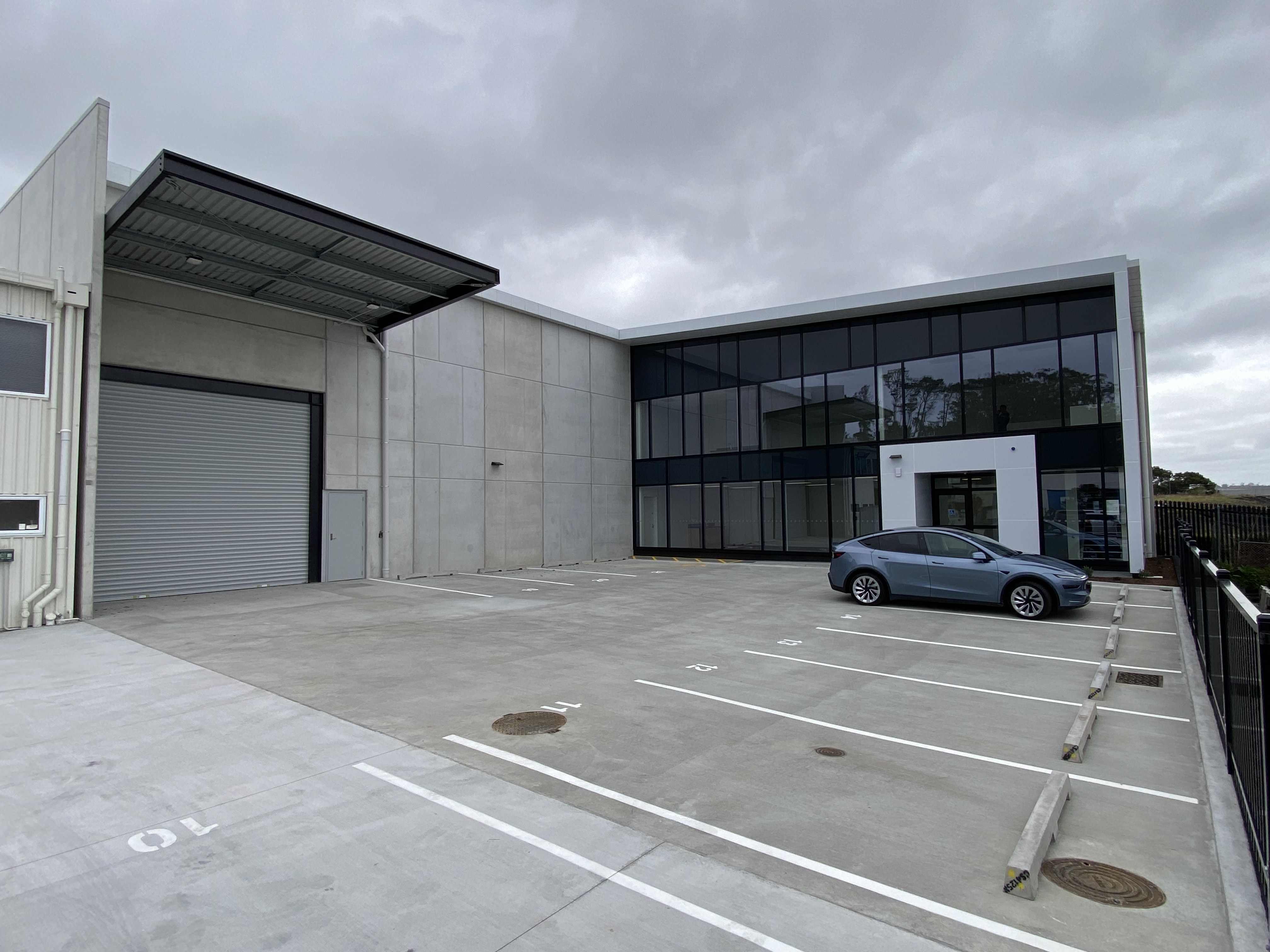 Commercial for rent in North Shore City, 5 Parkhead Place, Rosedale, 870 m²