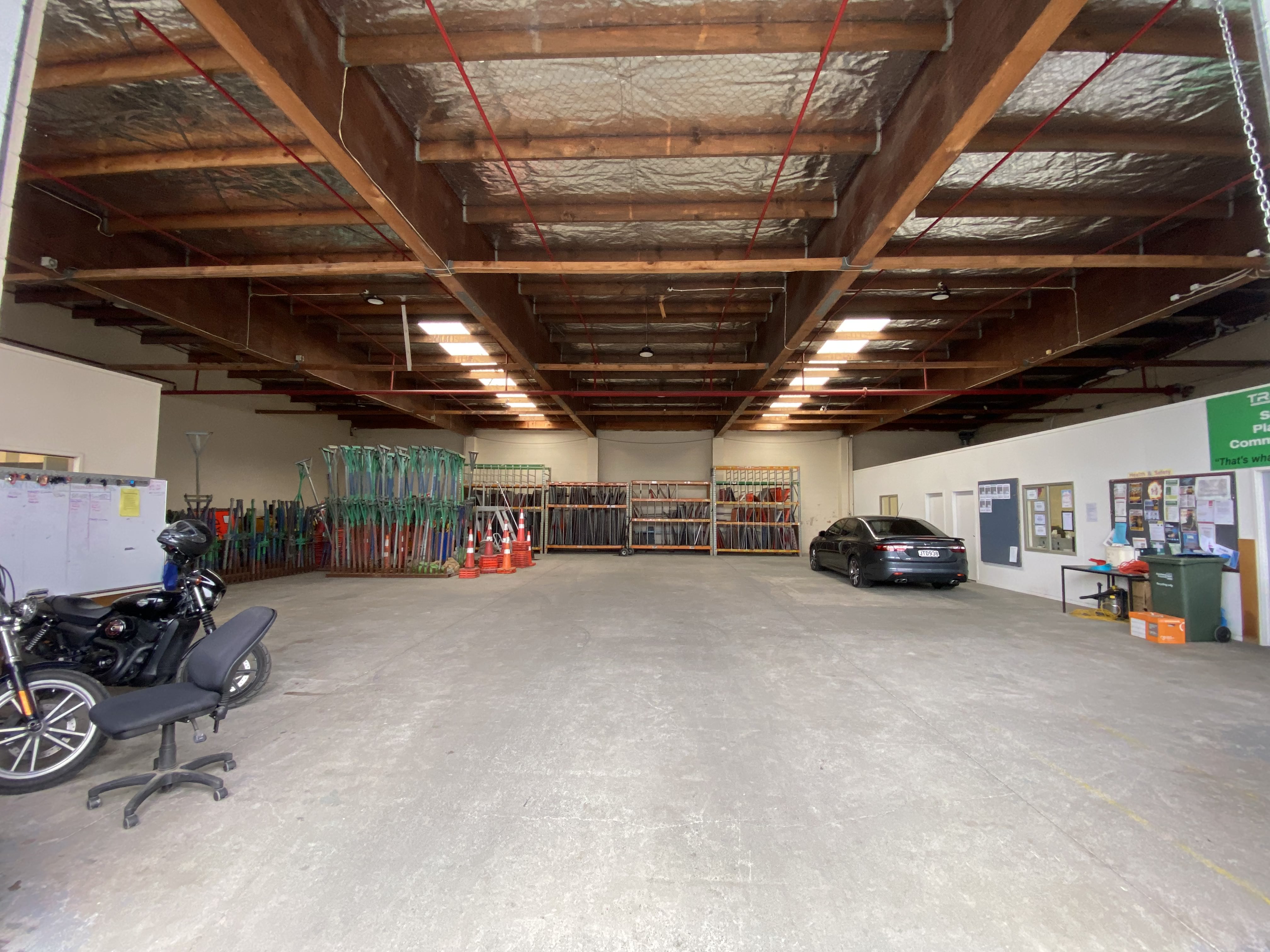 Commercial for rent in Auckland, 71B Patiki Road, Avondale, 417 m²