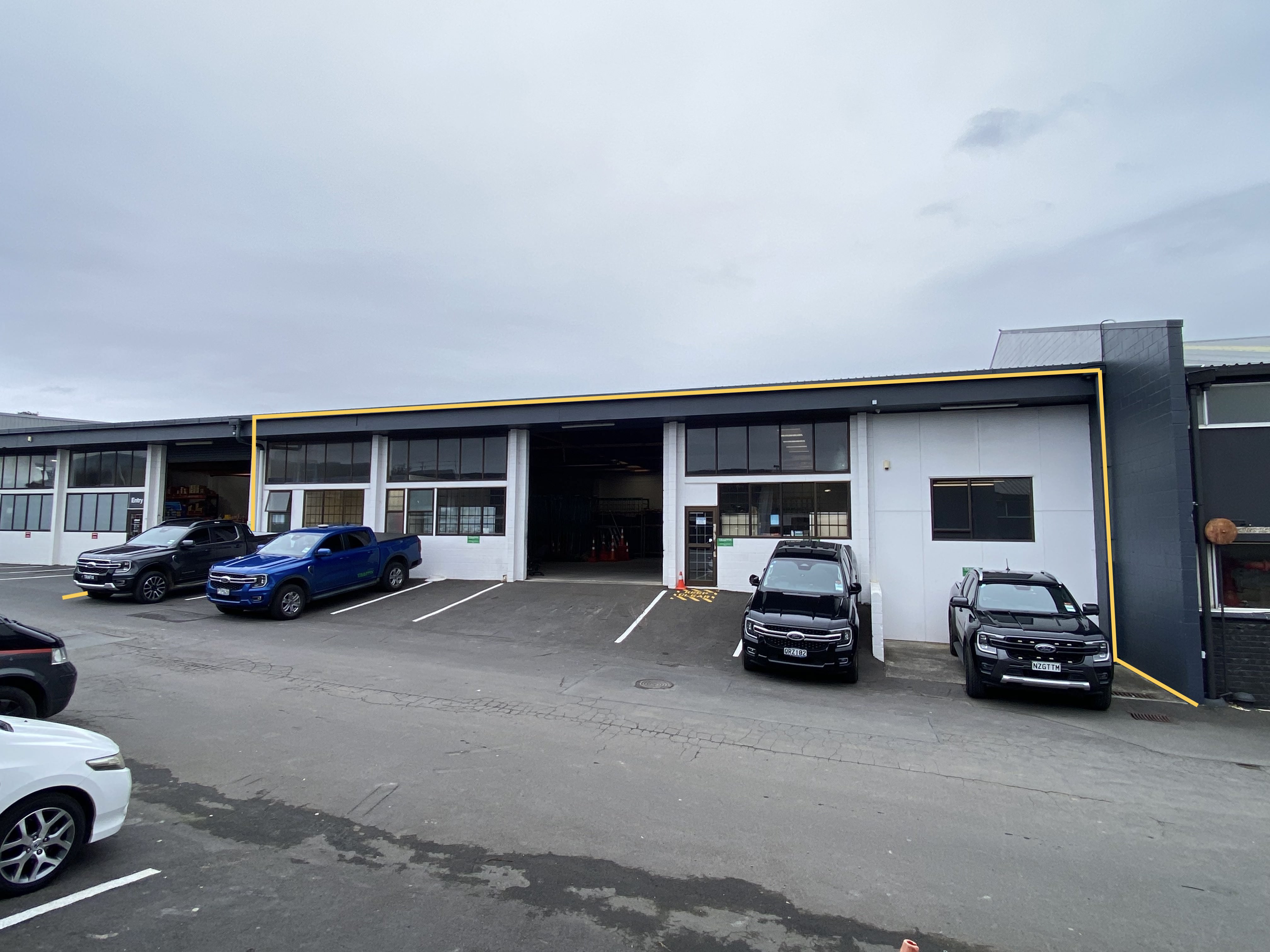 Commercial for rent in Auckland, 71B Patiki Road, Avondale, 417 m²