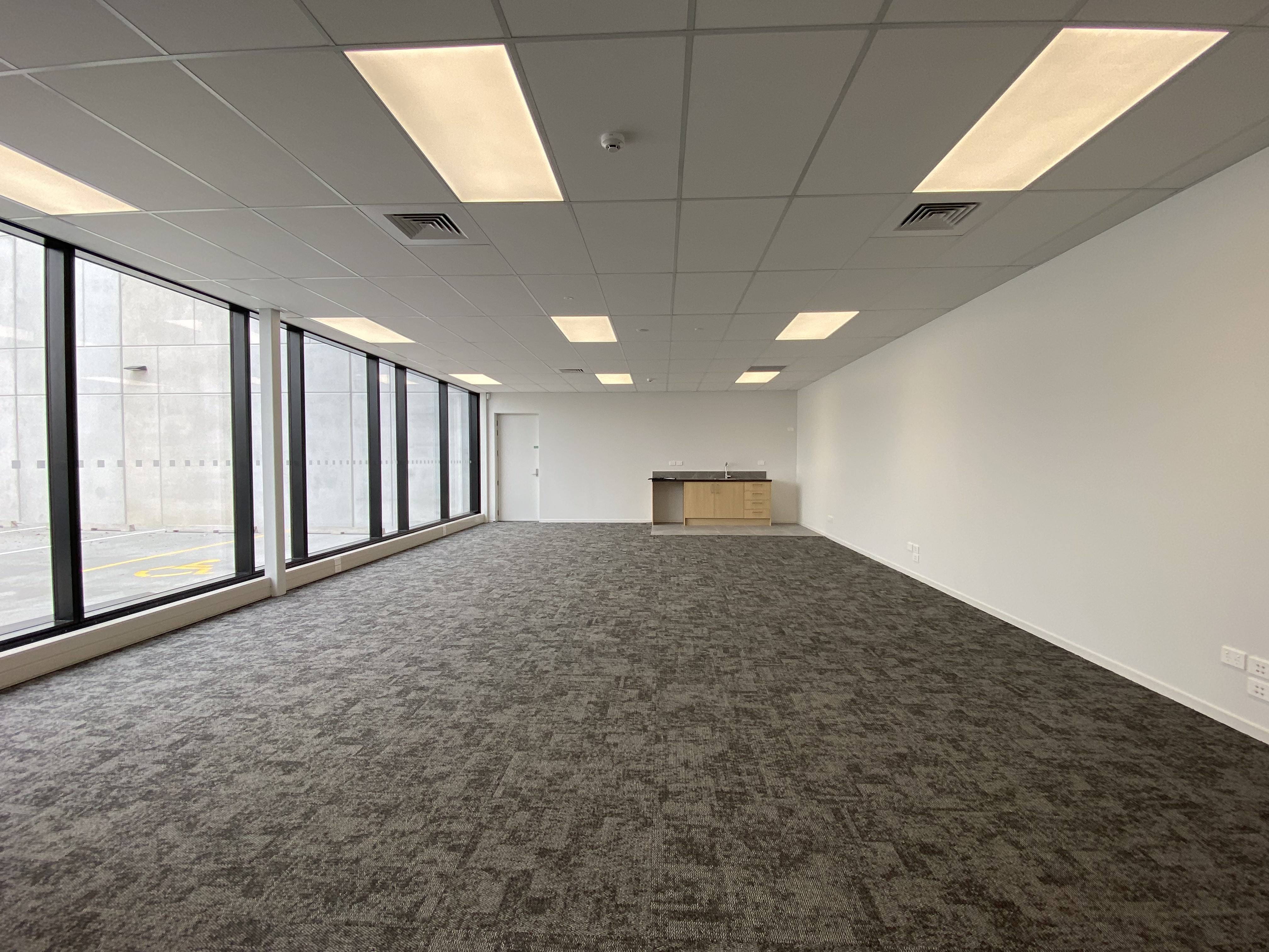 Commercial for rent in North Shore City, 5a Parkhead Place, Rosedale, 223 m²