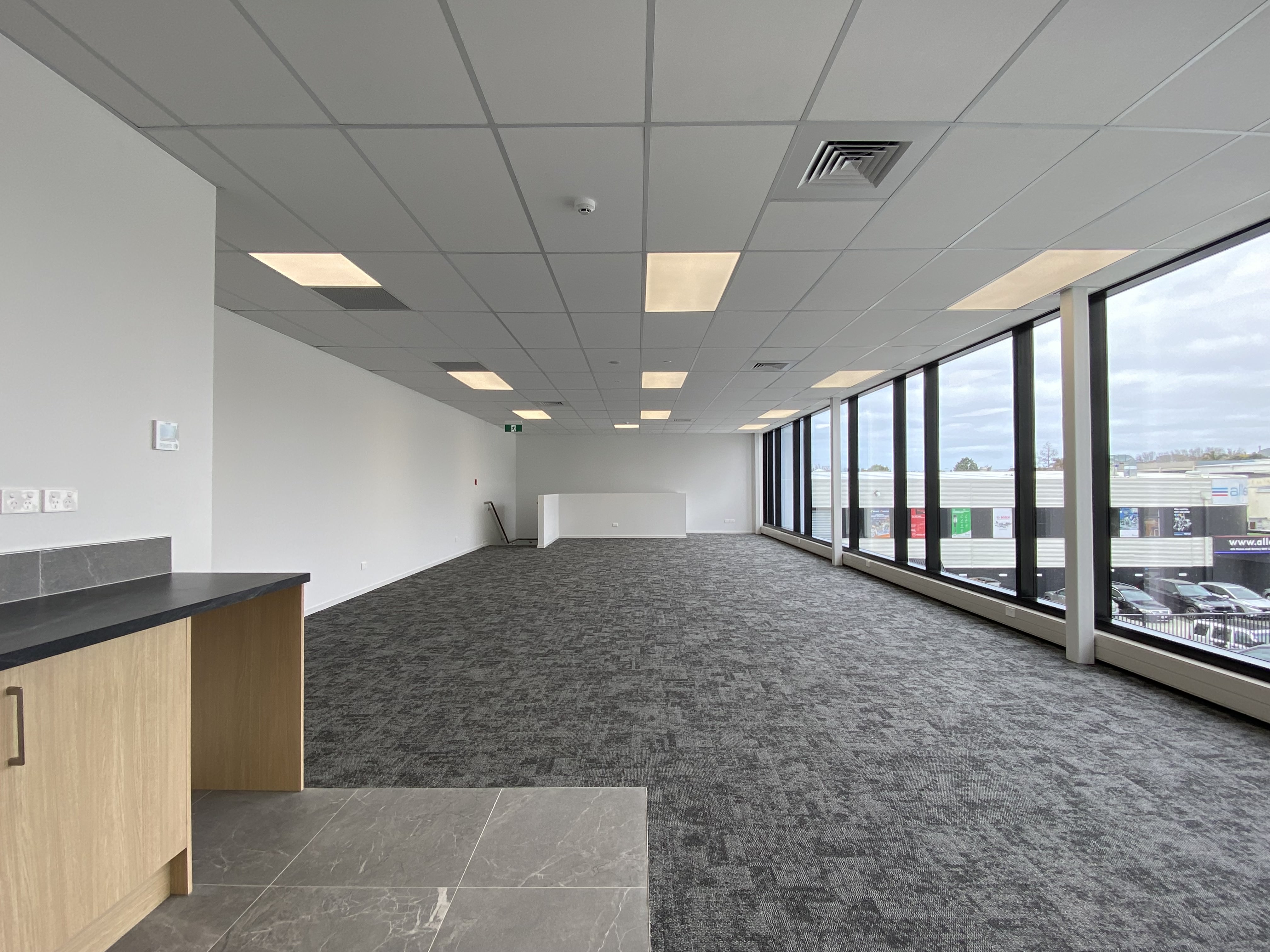 Commercial for rent in North Shore City, 5a Parkhead Place, Rosedale, 223 m²