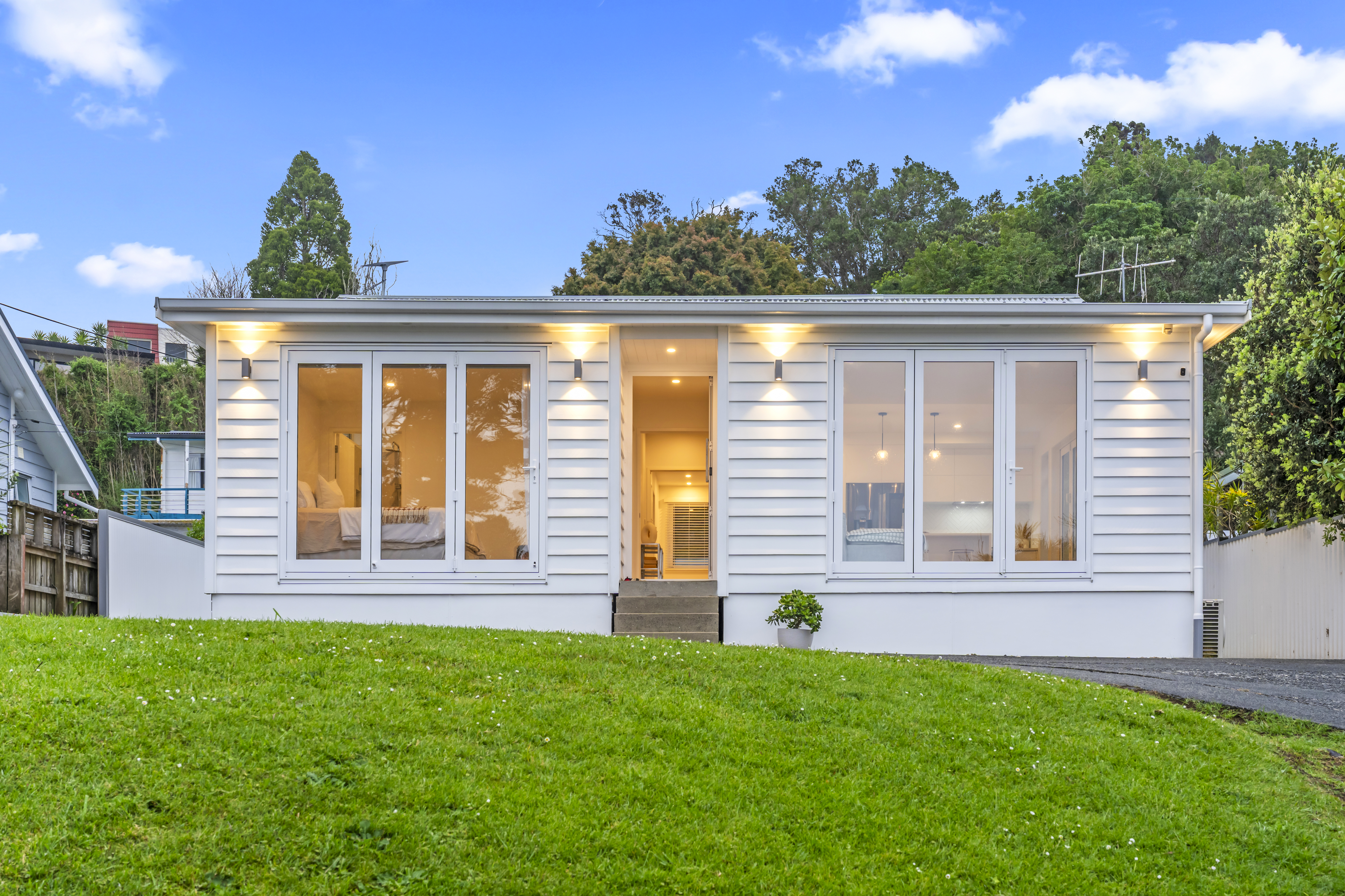 Residential for sale in Whangarei, 178 Beach Road, Onerahi, 110 m²