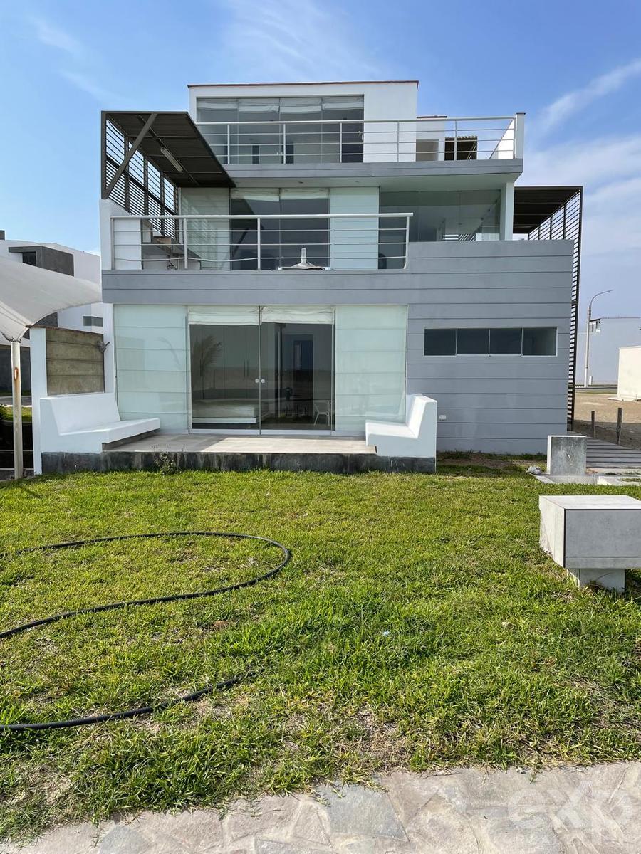 Casa de Playa en Venta en Primera Fila – Las Terrazas, Sarapampa, Asia