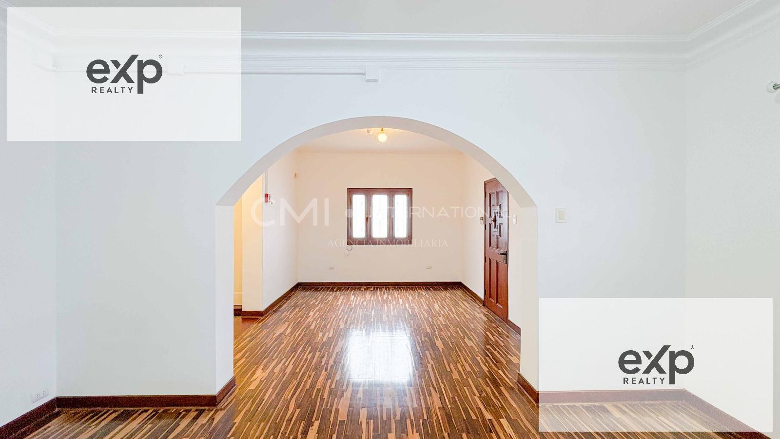 Rental of 10-room house for business use in Miraflores 4