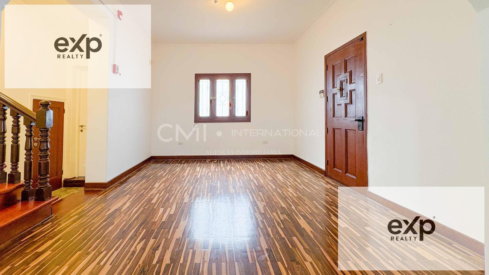 Rental of 10-room house for business use in Miraflores 2