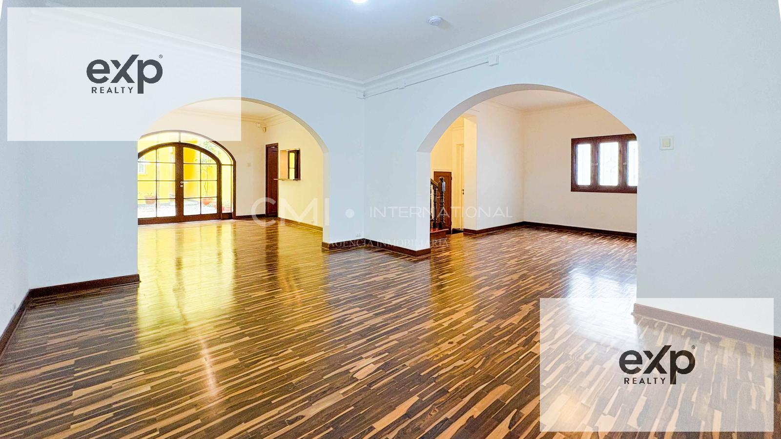 Rental of 10-room house for business use in Miraflores 5