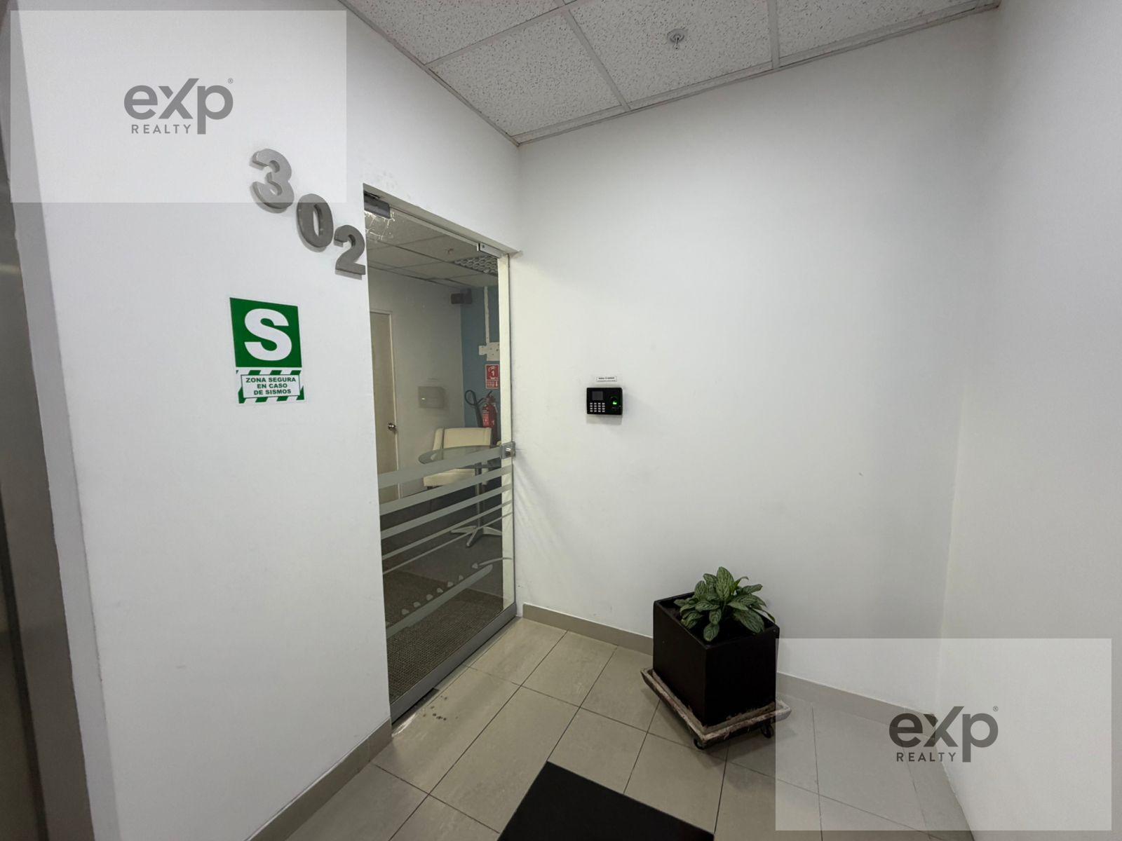 Office in Miraflores 4