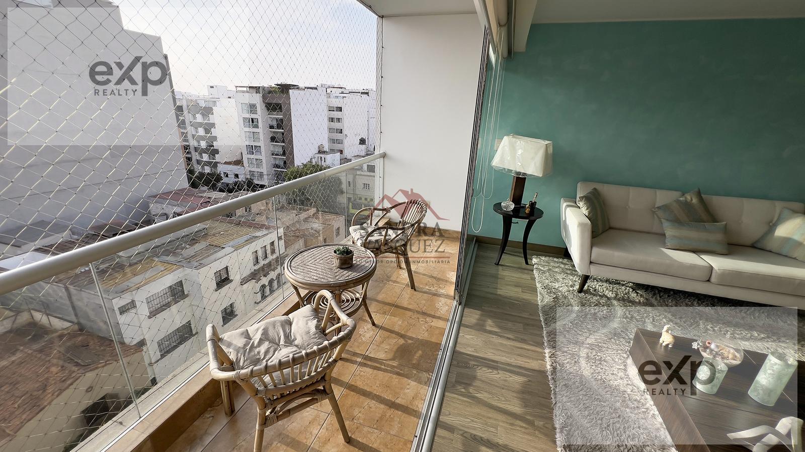 DÚPLEX EN VENTA EN MIRAFLORES 246 m² CON TERRAZA, 3 DORMITORIOS, COCHERA Y DEPÓSITO