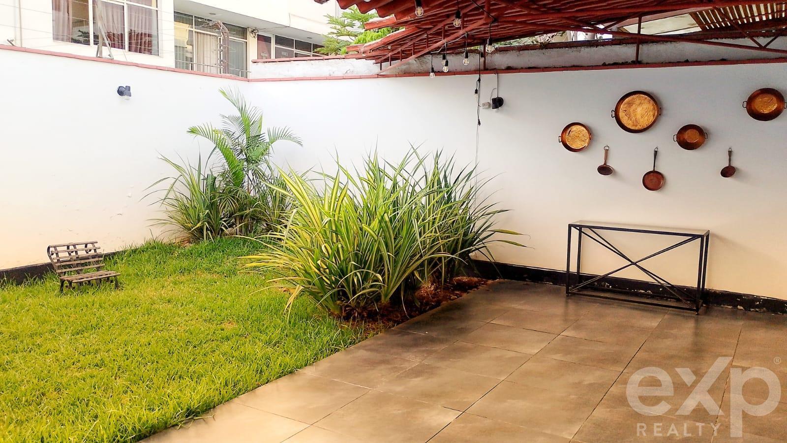 House for sale in Lima | Lima | San Isidro, VENTA CASA SAN ISIDRO URB EL PALOMAR $730,000, 300 m²