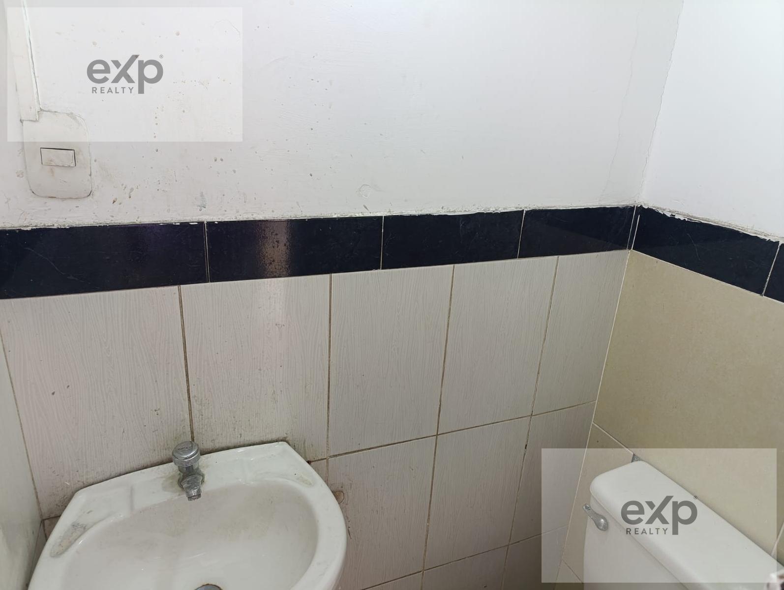 COMMERCIAL SPACE FOR RENT ON CORNER OF AV. PROLONG. CANEVARO 394 WITH AV. VELAZCO ALVARADO 5