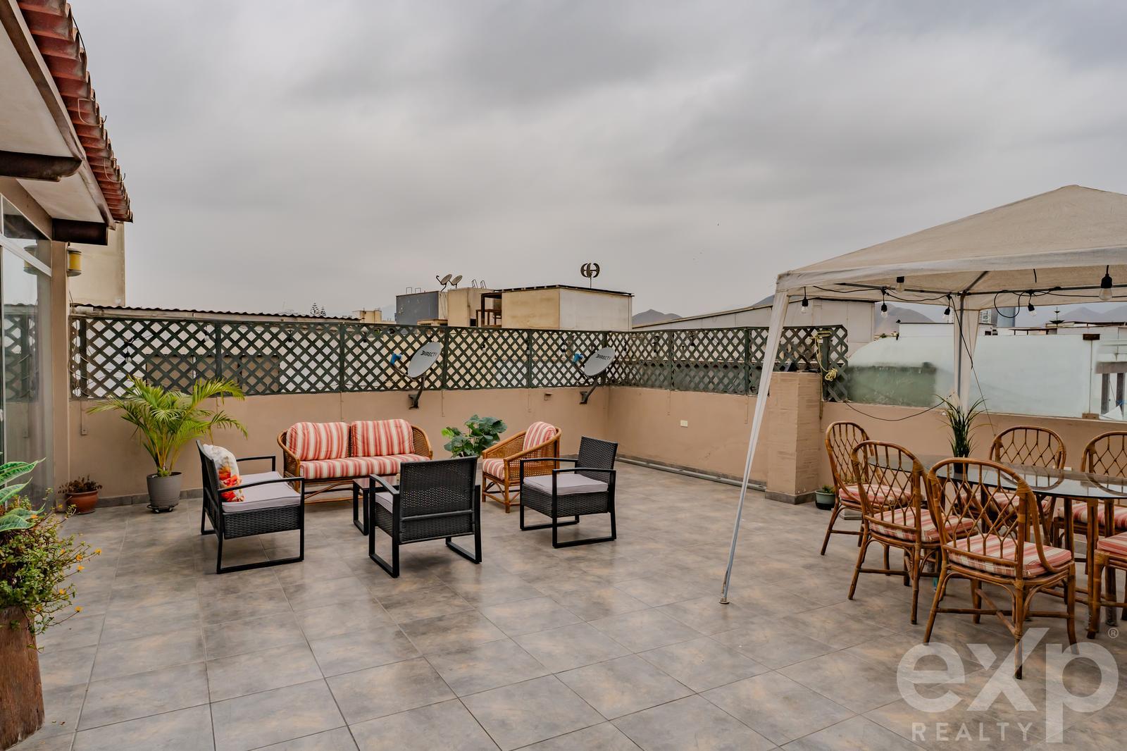 Venta Duplex 5 dorms por Pentagonito
