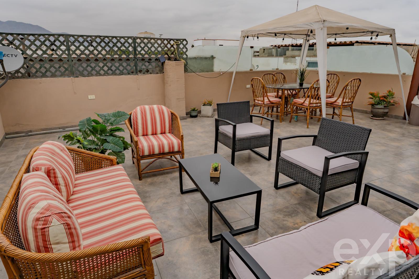 Venta Duplex 5 dorms por Pentagonito