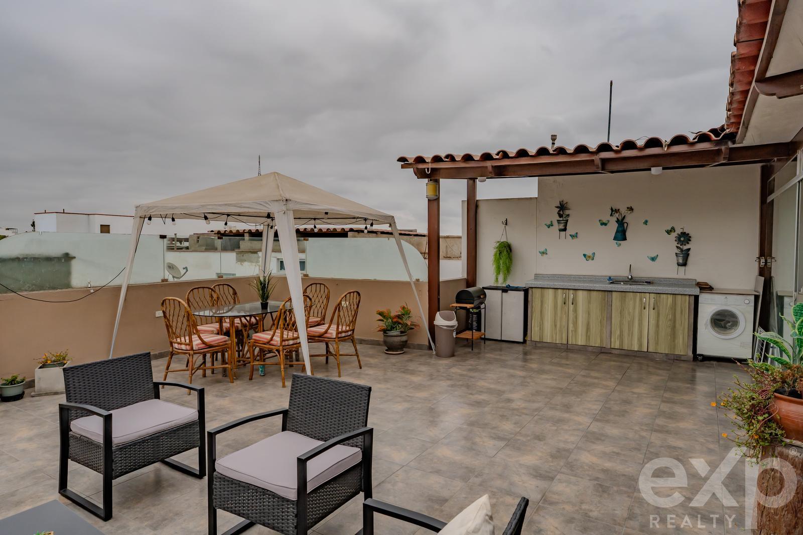 Venta Duplex 5 dorms por Pentagonito
