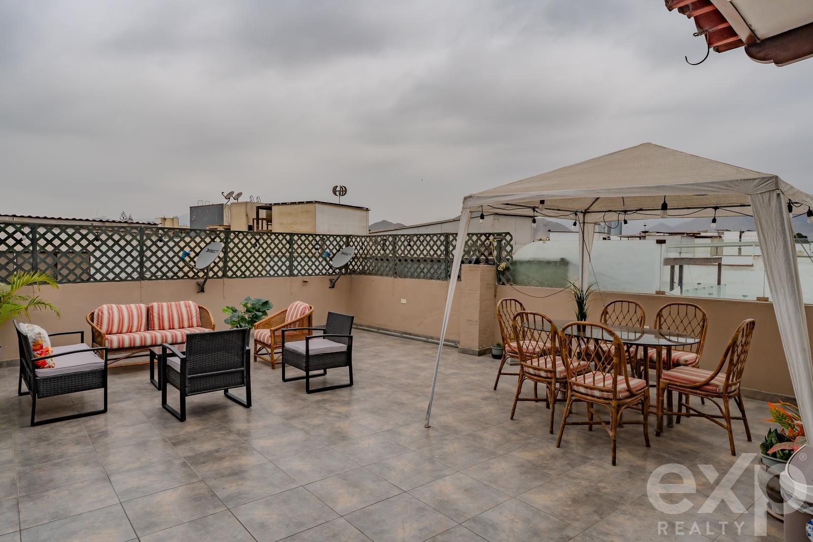 Venta Duplex 5 dorms por Pentagonito