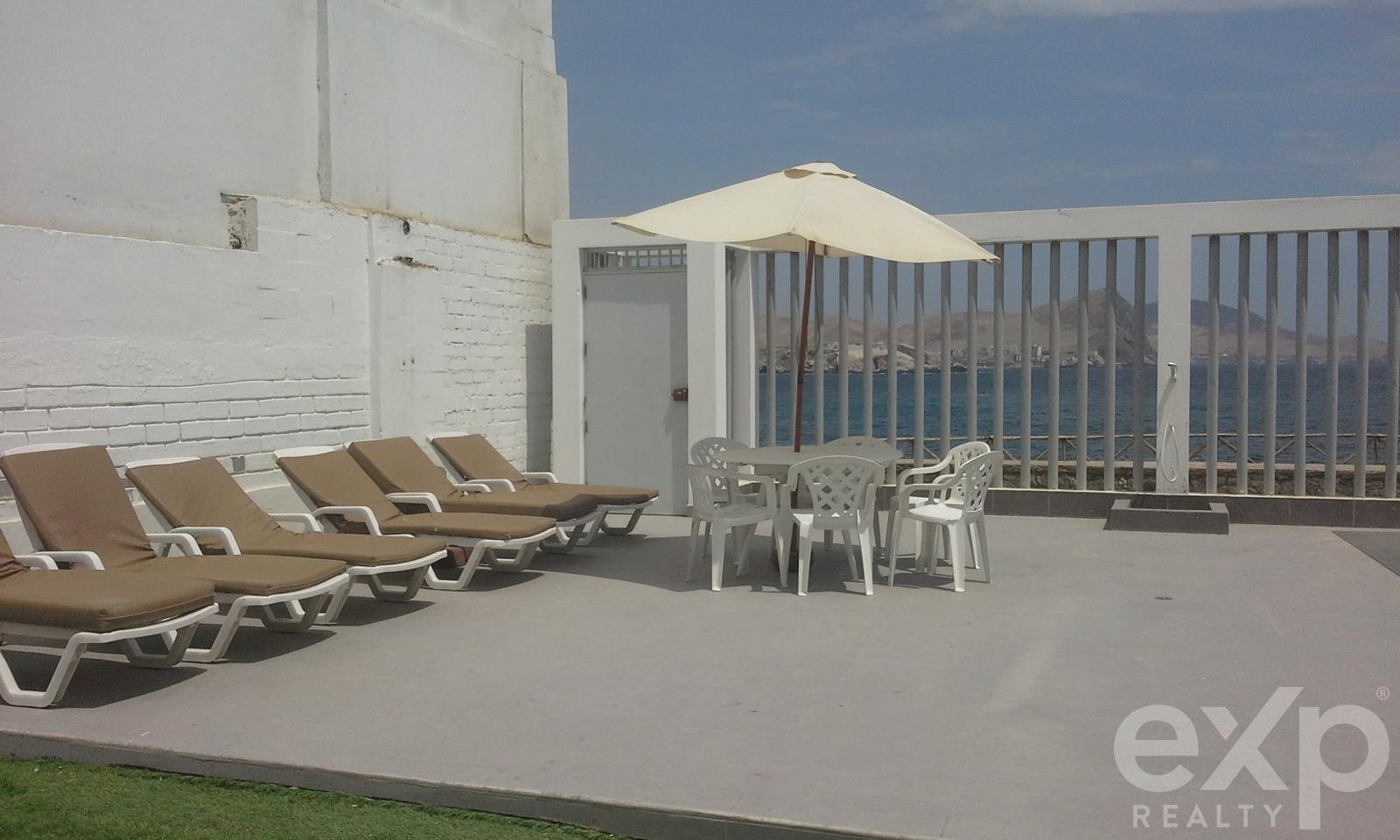 House as land in Peñascal, San Bartolo. Malecón. Double front. Sea view and Park view 4