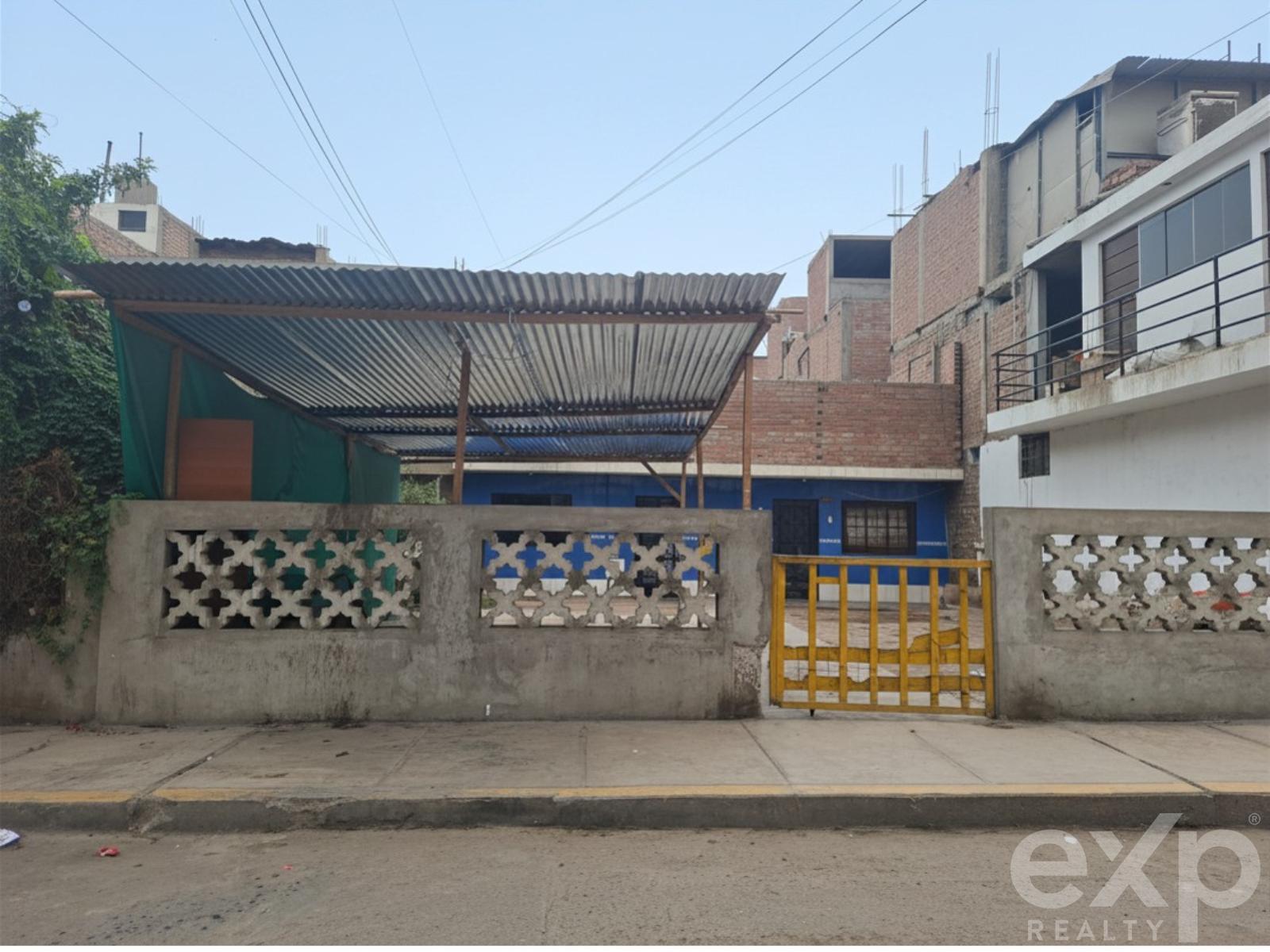 House for sale as land near Av. Tupac 4