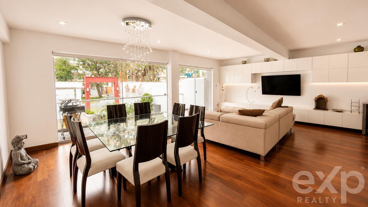 VENTA  DEPARTAMENTO CHACARILLA SAN BORJA 3 DORMITORIOS 3 BAÑOS 230M2