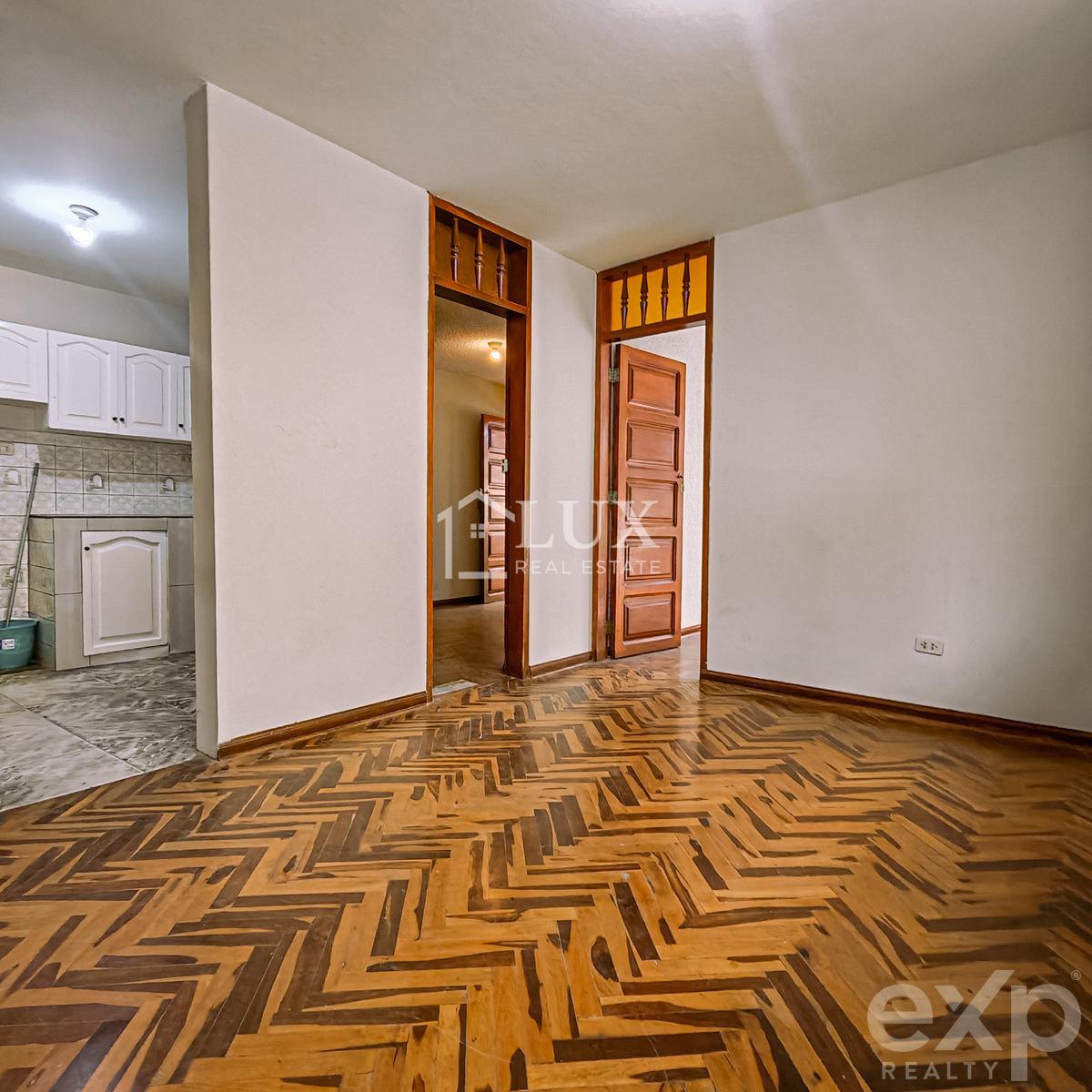 Departamento en Santiago de Surco, 2do Piso.