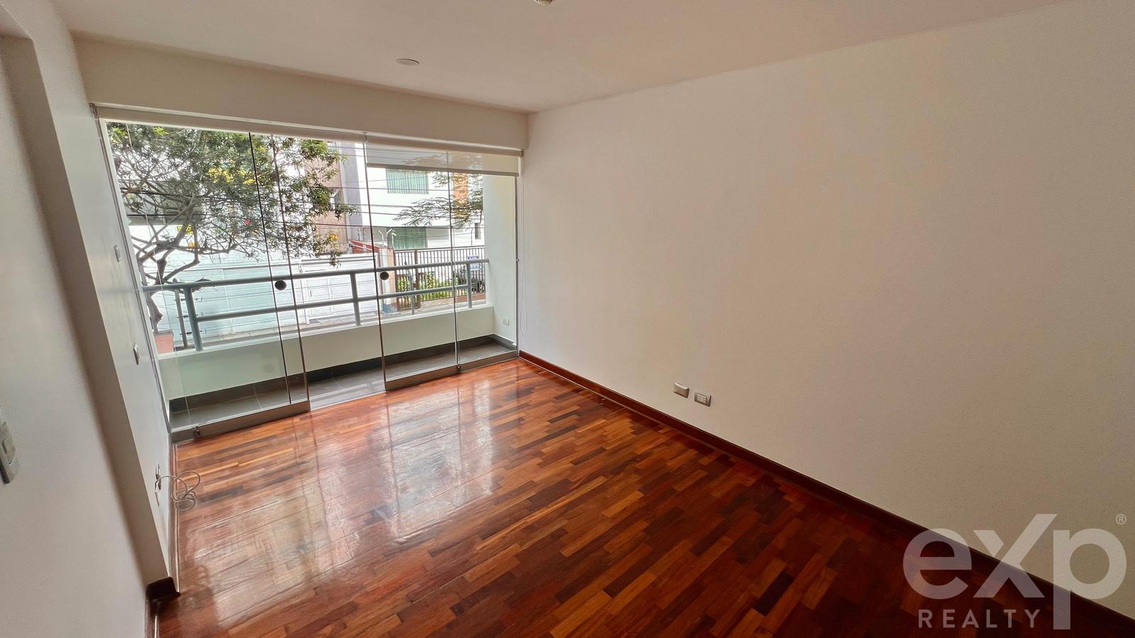 Rental in the Heart of Miraflores | 3 Bedrooms, External View and Parking 5